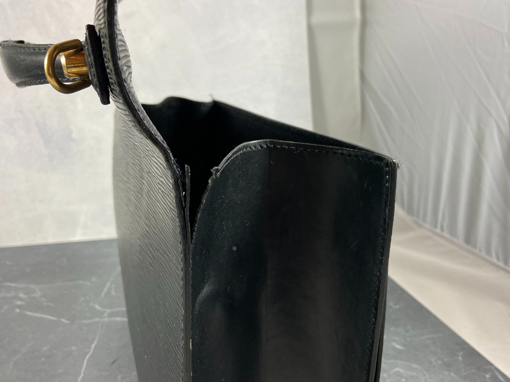 Louis Vuitton Monceau 28 Black Epi Leather