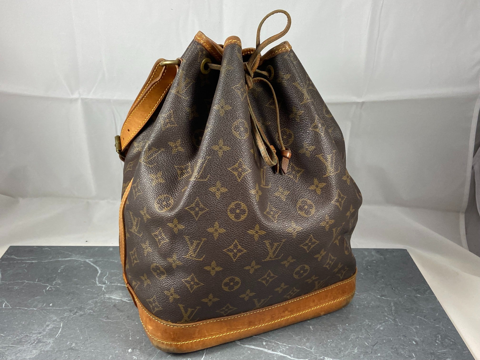Louis Vuitton Sac Noé Grand Monogram Canvas