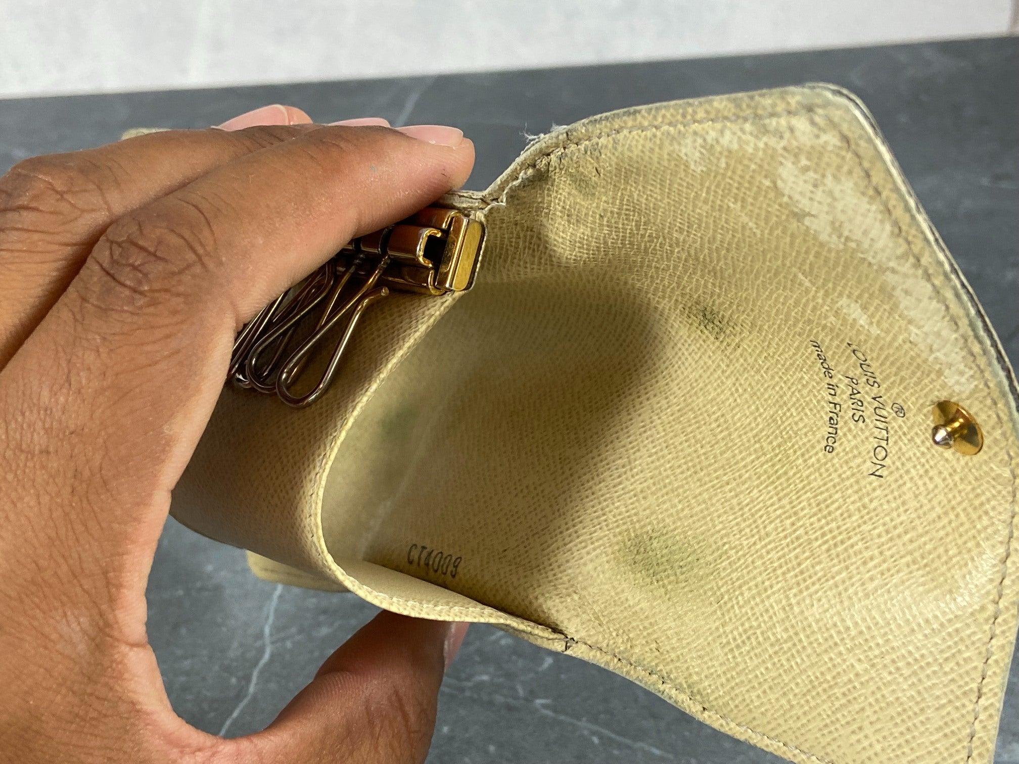 Louis Vuitton 6 Key Holder Damier Azur Canvas