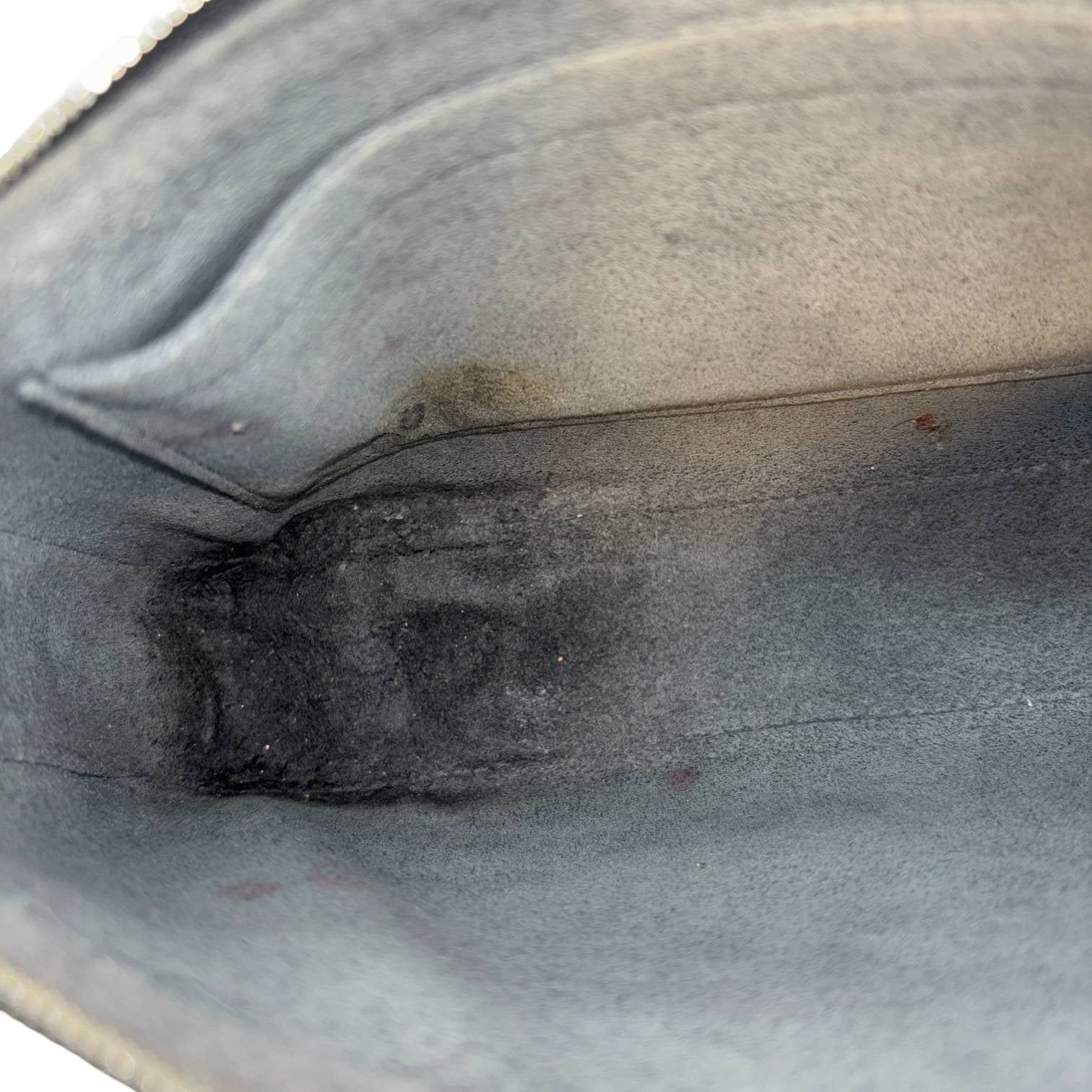 Louis Vuitton Pochette Accessoires Black Epi Leather