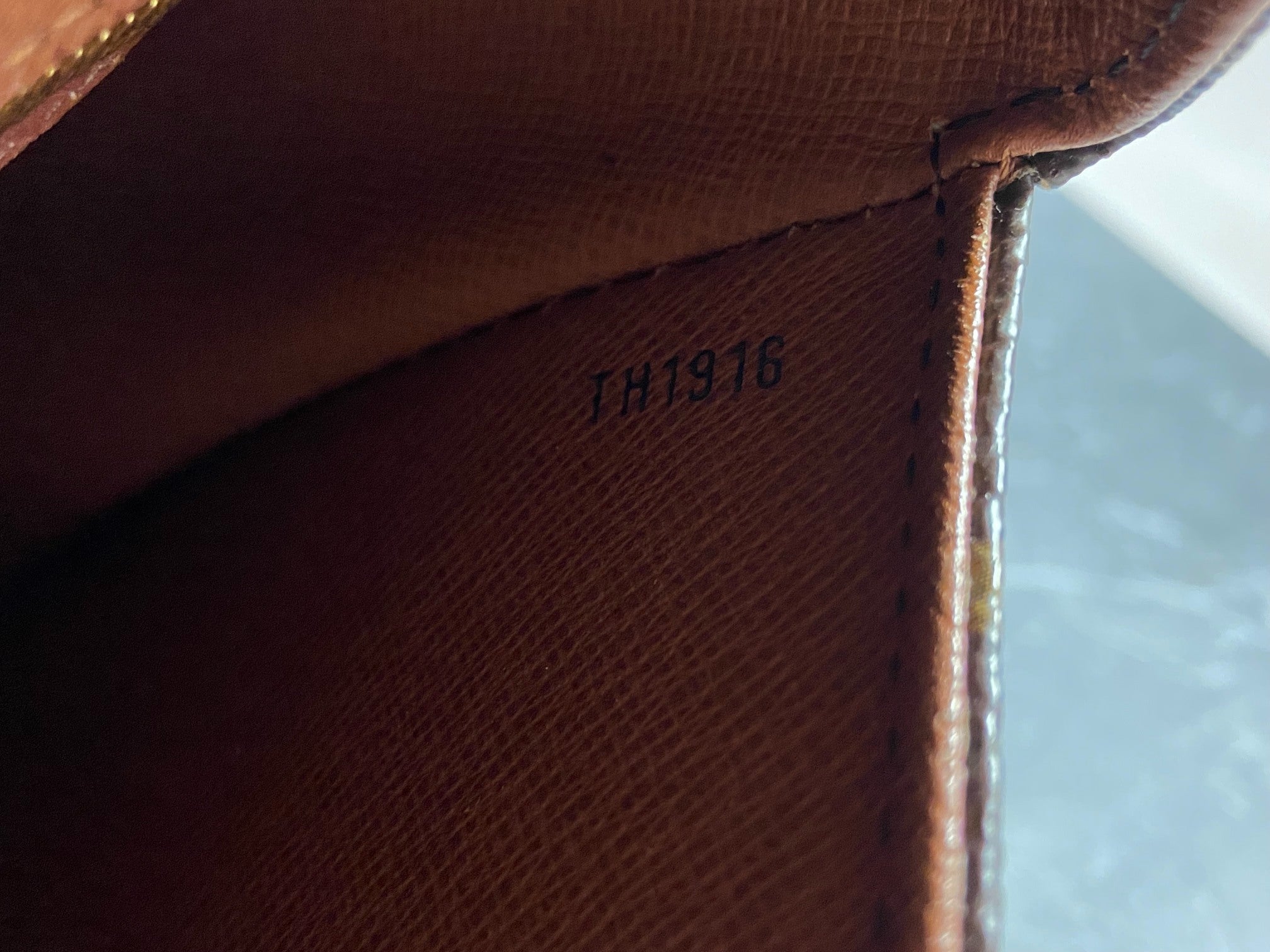 Louis Vuitton Saint Cloud PM Shoulder Bag Monogram Canvas