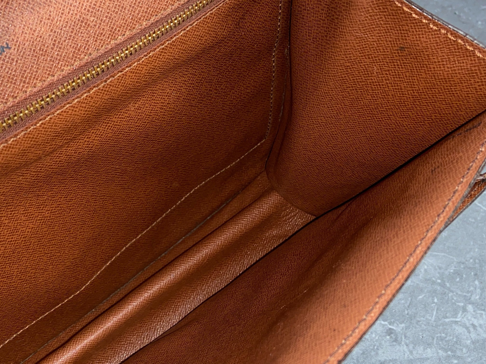 Louis Vuitton Monceau 28 Monogram Canvas