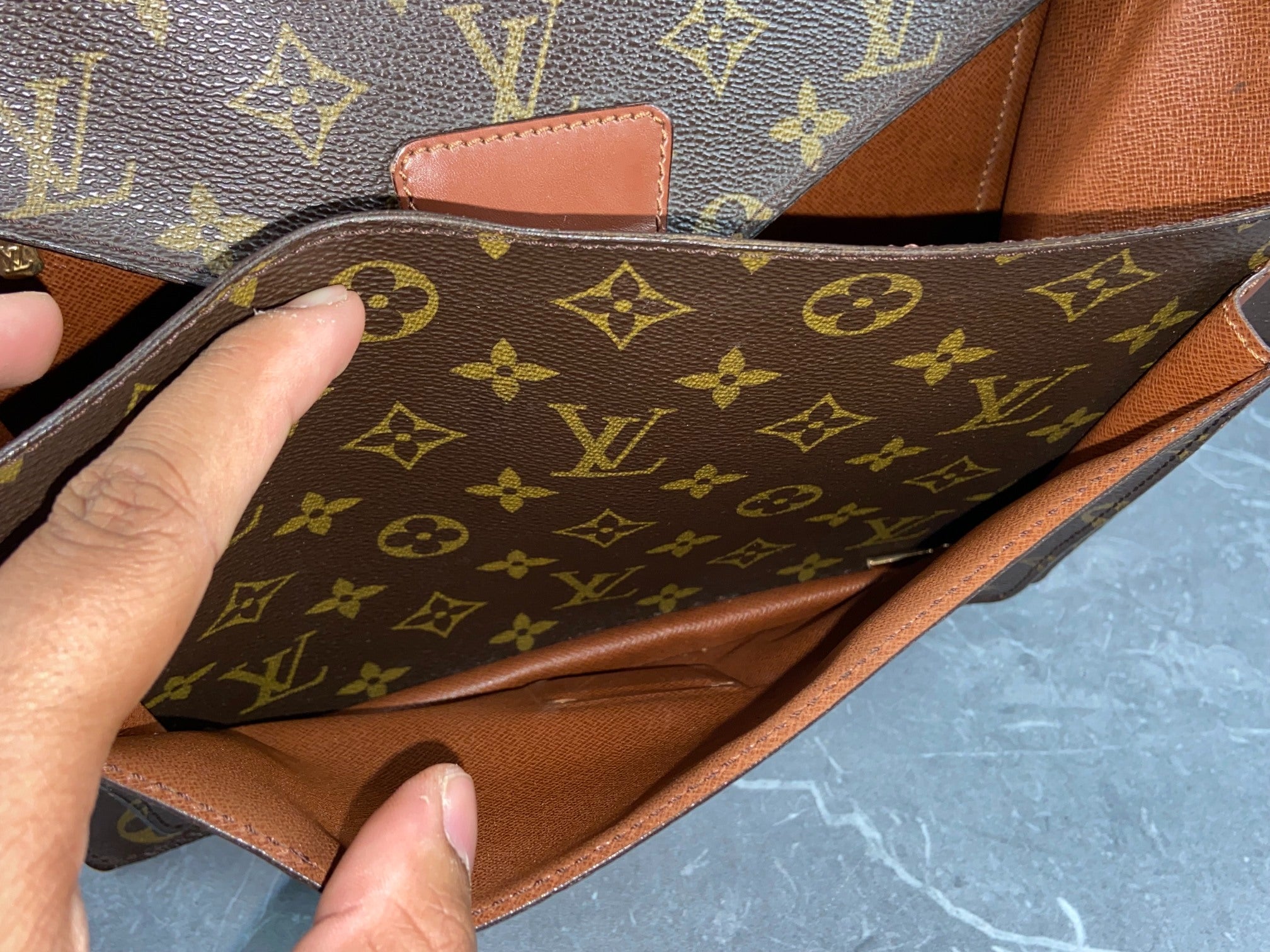 Louis Vuitton Monceau 28 Monogram Canvas