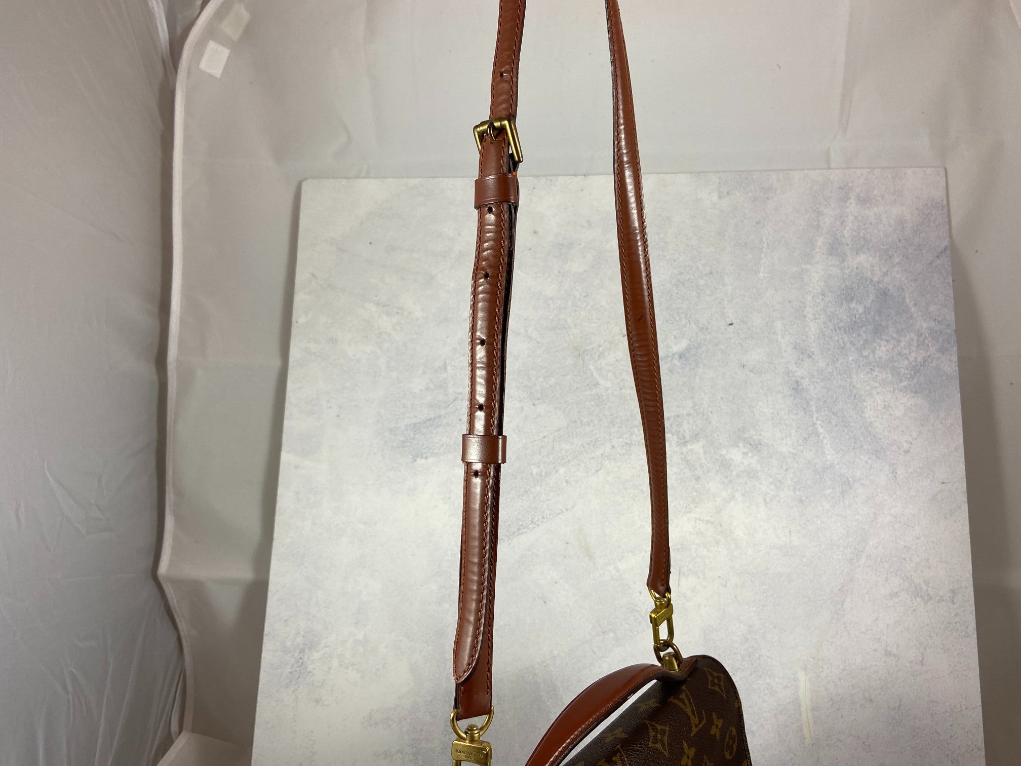 Louis Vuitton Monceau 28 Monogram Canvas
