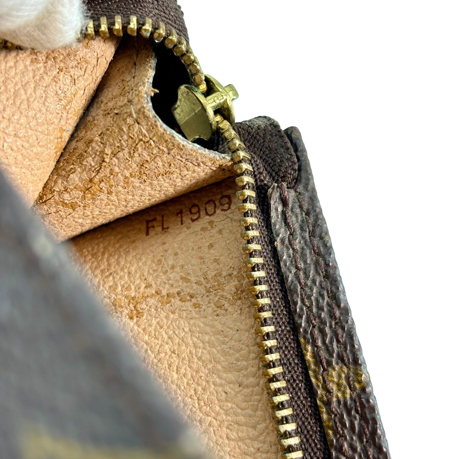 Louis Vuitton Bucket Pouch Monogram Canvas