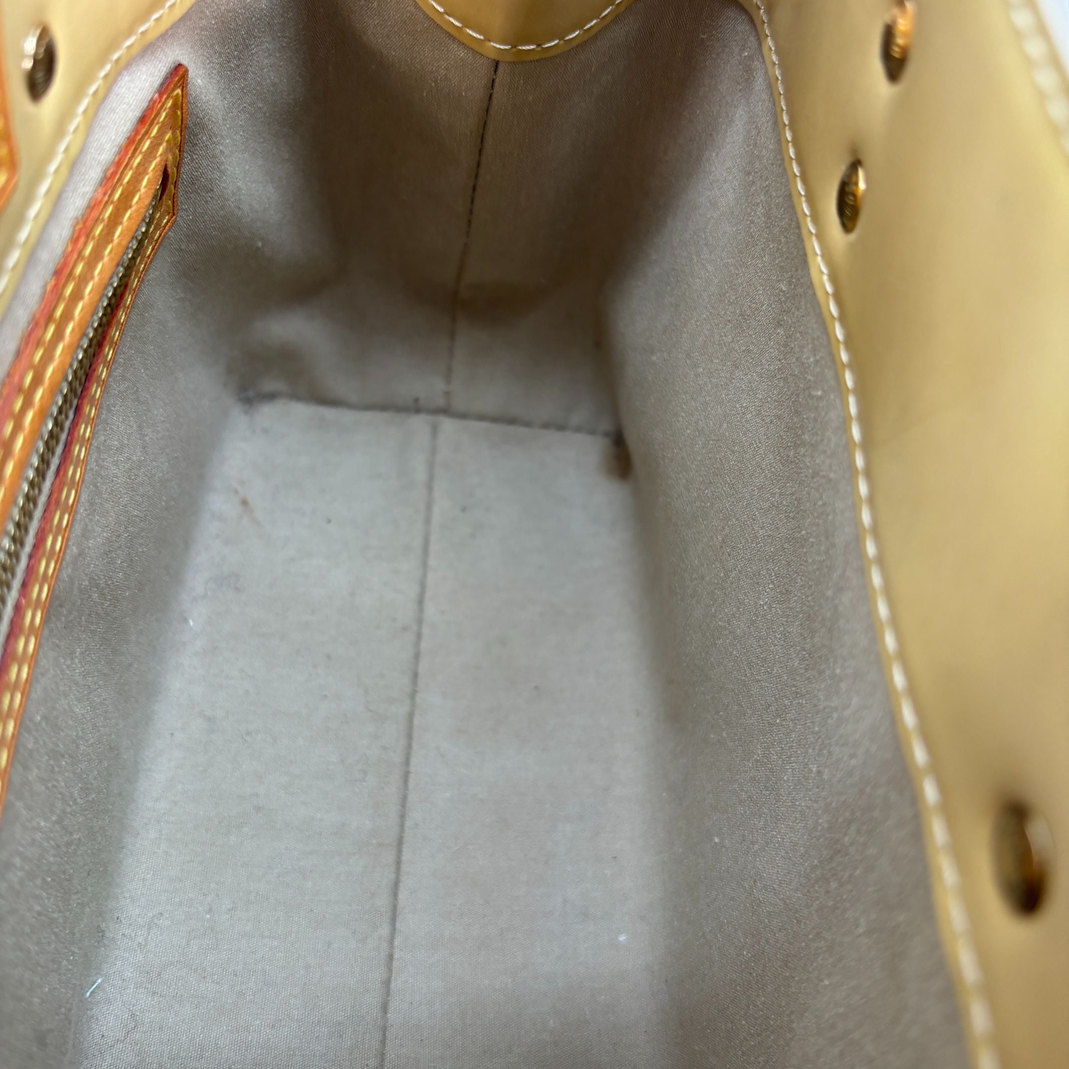 Louis Vuitton Reade PM Beige Vernis Leather