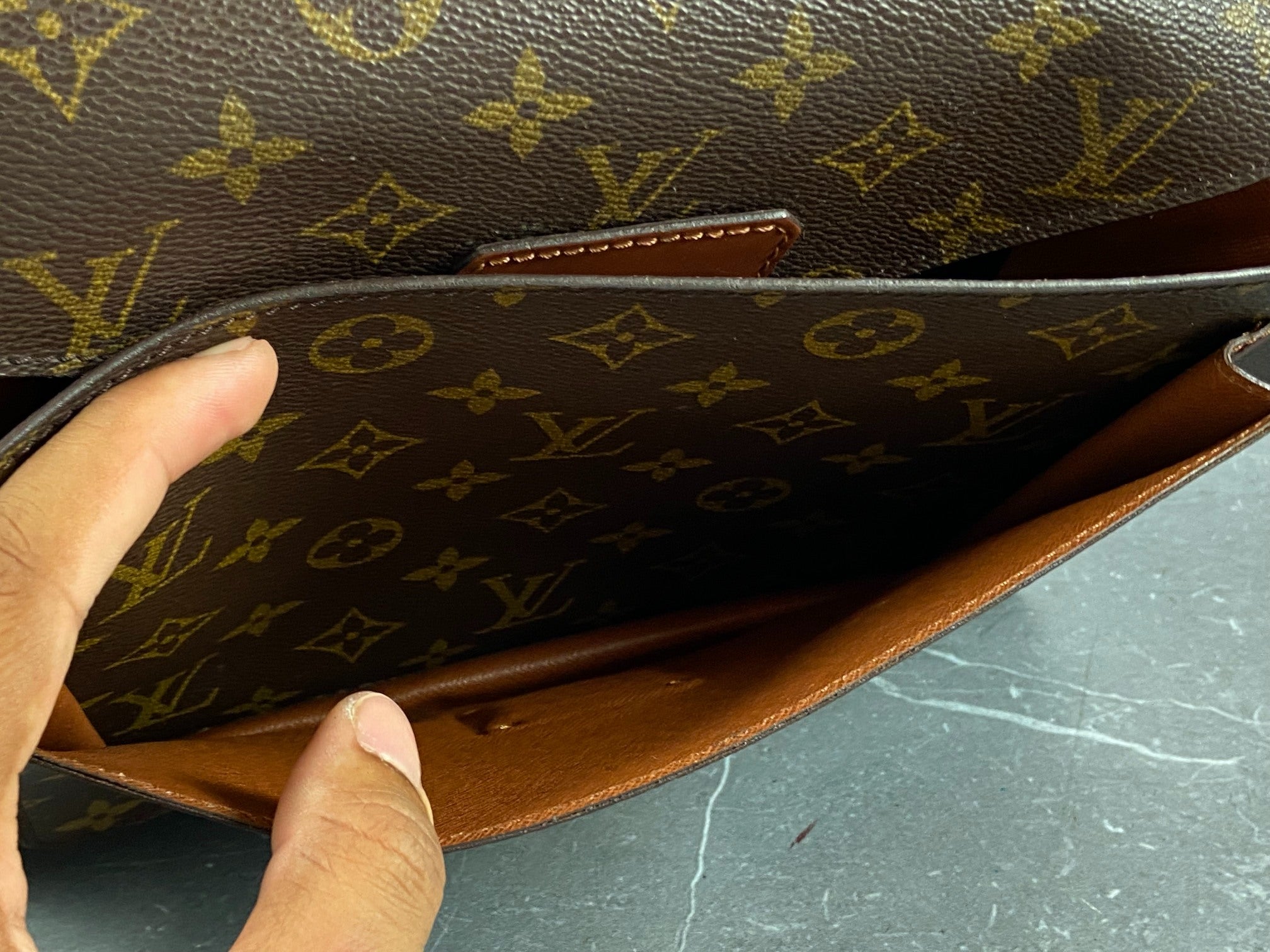 Louis Vuitton Monceau 28 Monogram Canvas