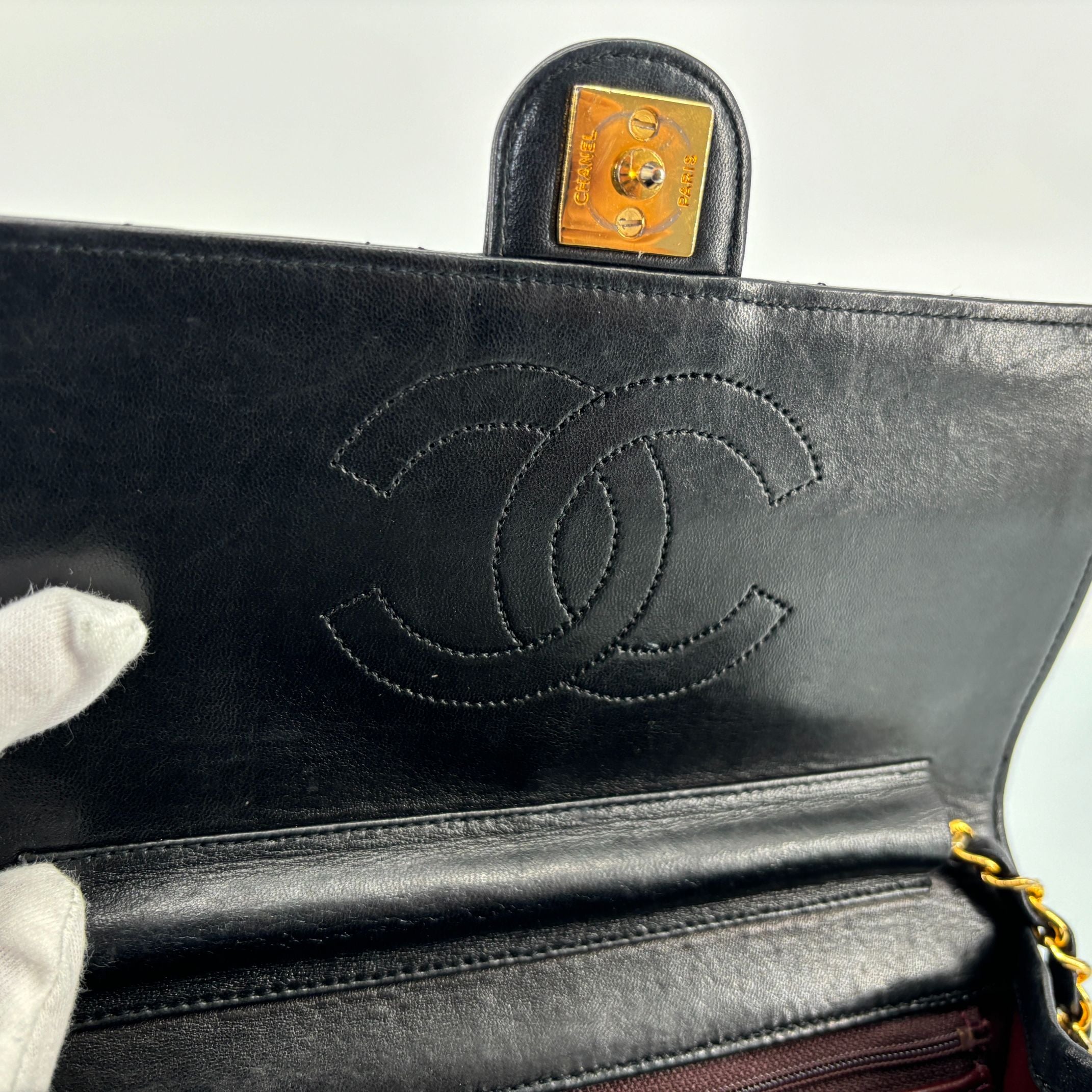 Chanel Single Flap Bag Push-Lock Black Matelassé Leather incl. Dustbag