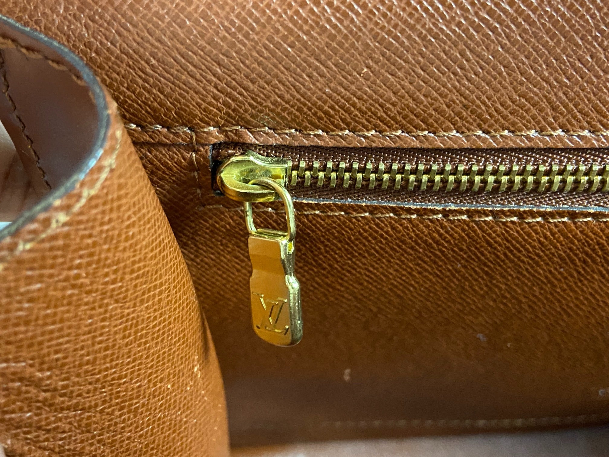 Louis Vuitton Monceau 28 Monogram Canvas