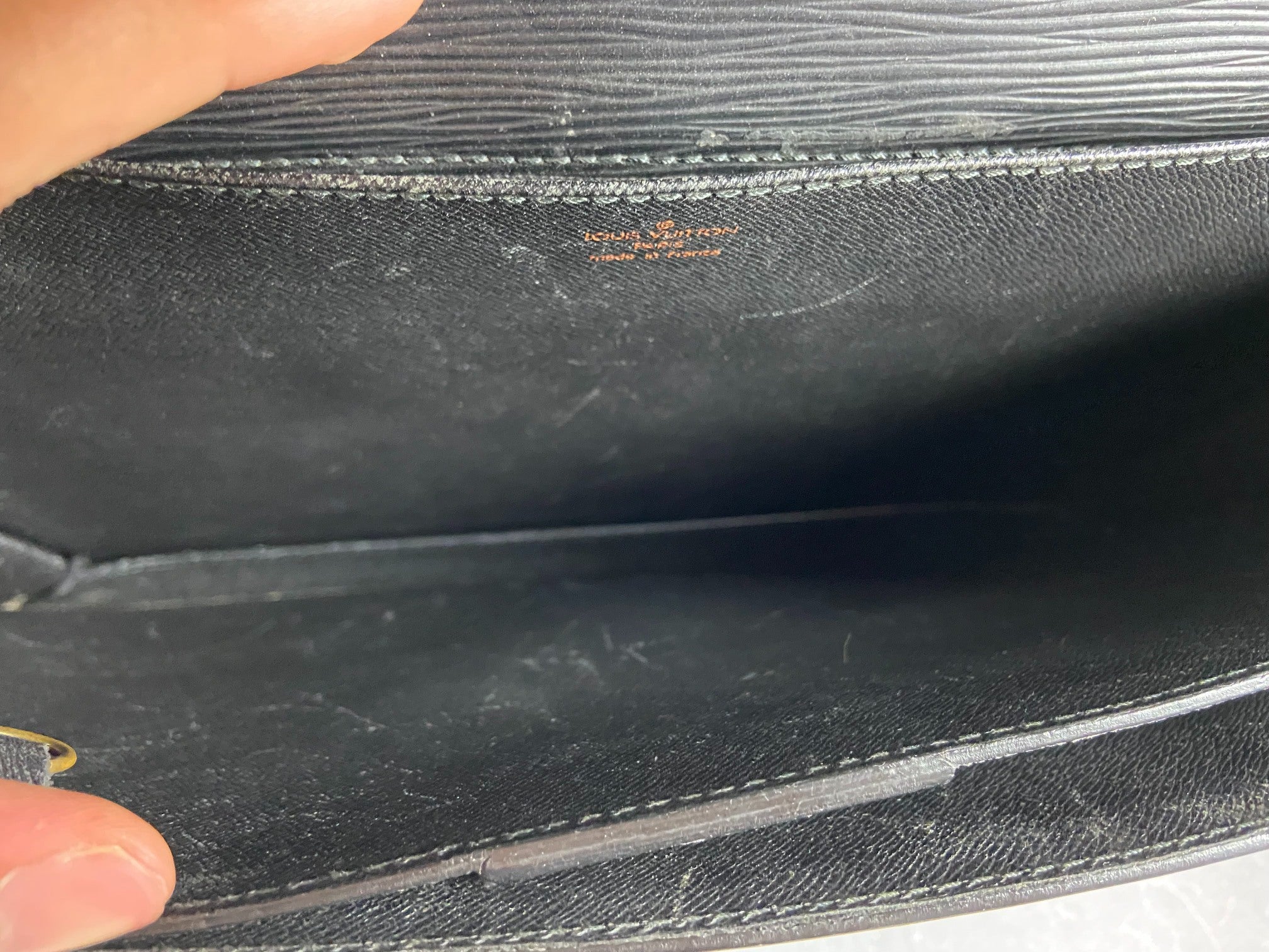 Louis Vuitton Porte Documents Conseiller Black Epi Leather