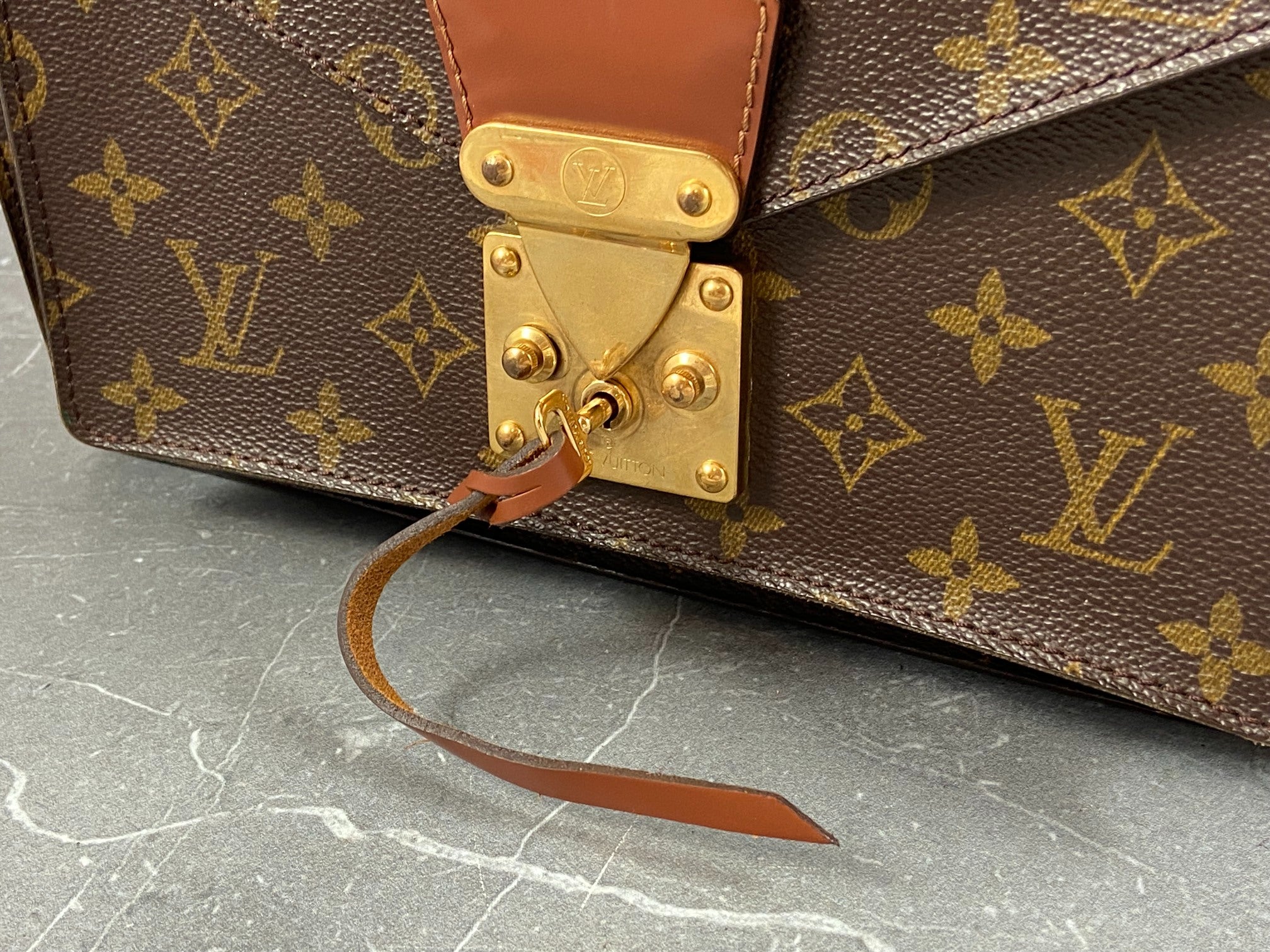 Louis Vuitton Monceau 28 Monogram Canvas