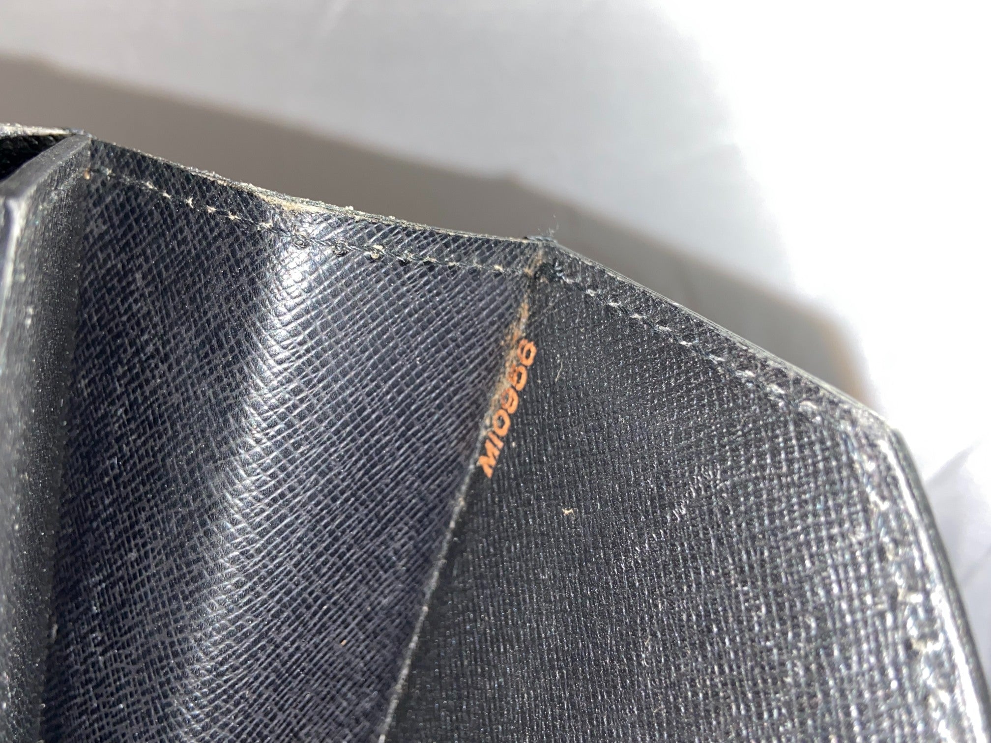 Louis Vuitton Porte Documents Conseiller Black Epi Leather