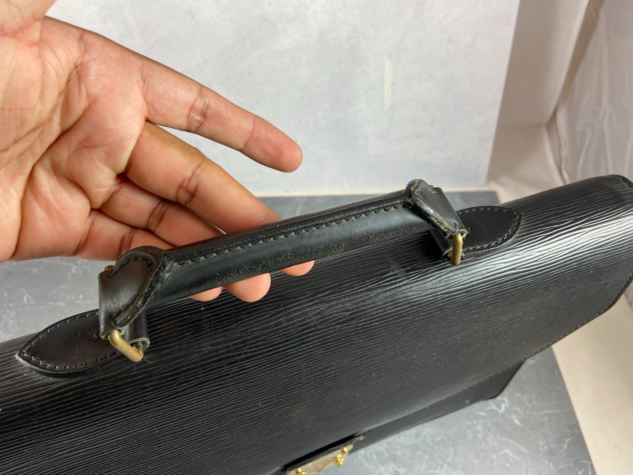 Louis Vuitton Porte Documents Conseiller Black Epi Leather