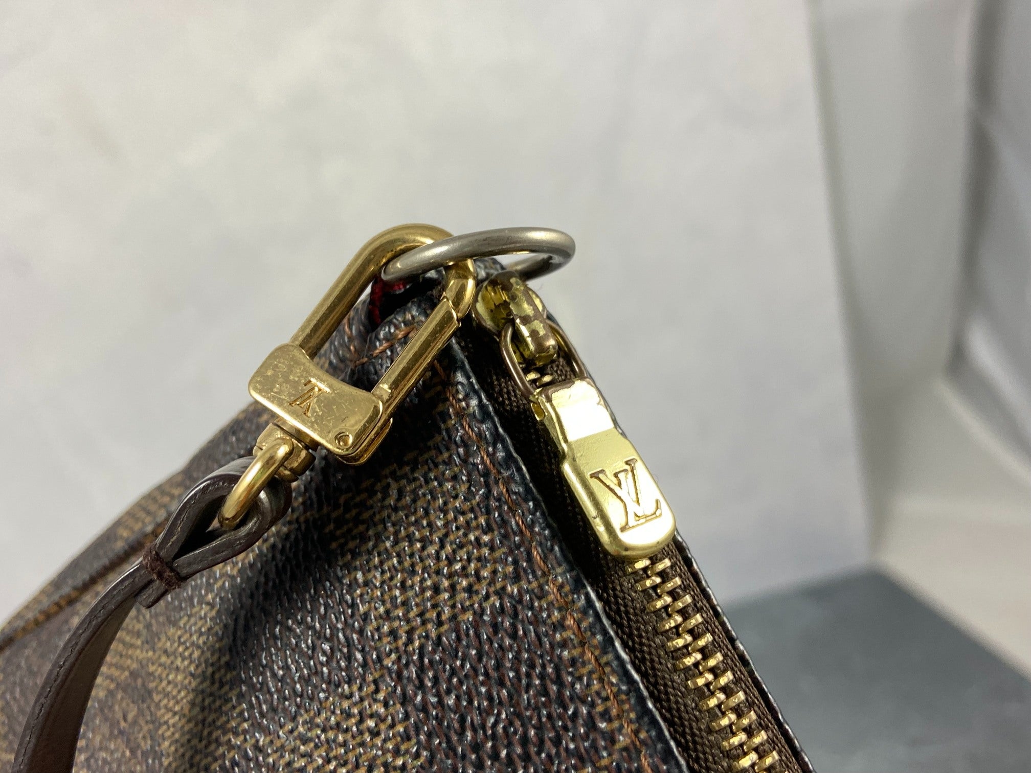 Louis Vuitton Pochette Accessoires Damier Ebene Canvas