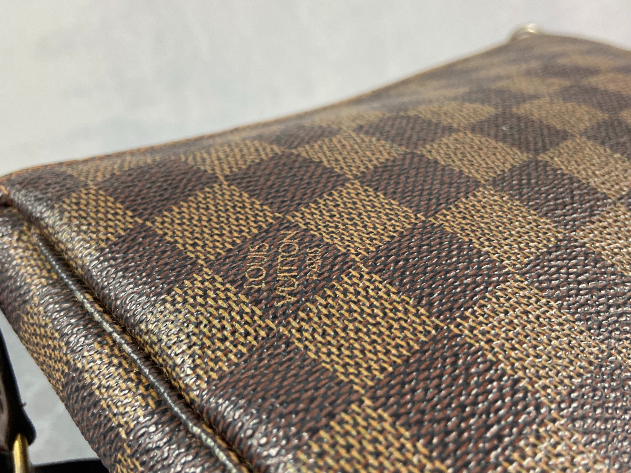 Louis Vuitton Pochette Accessoires Damier Ebene Canvas