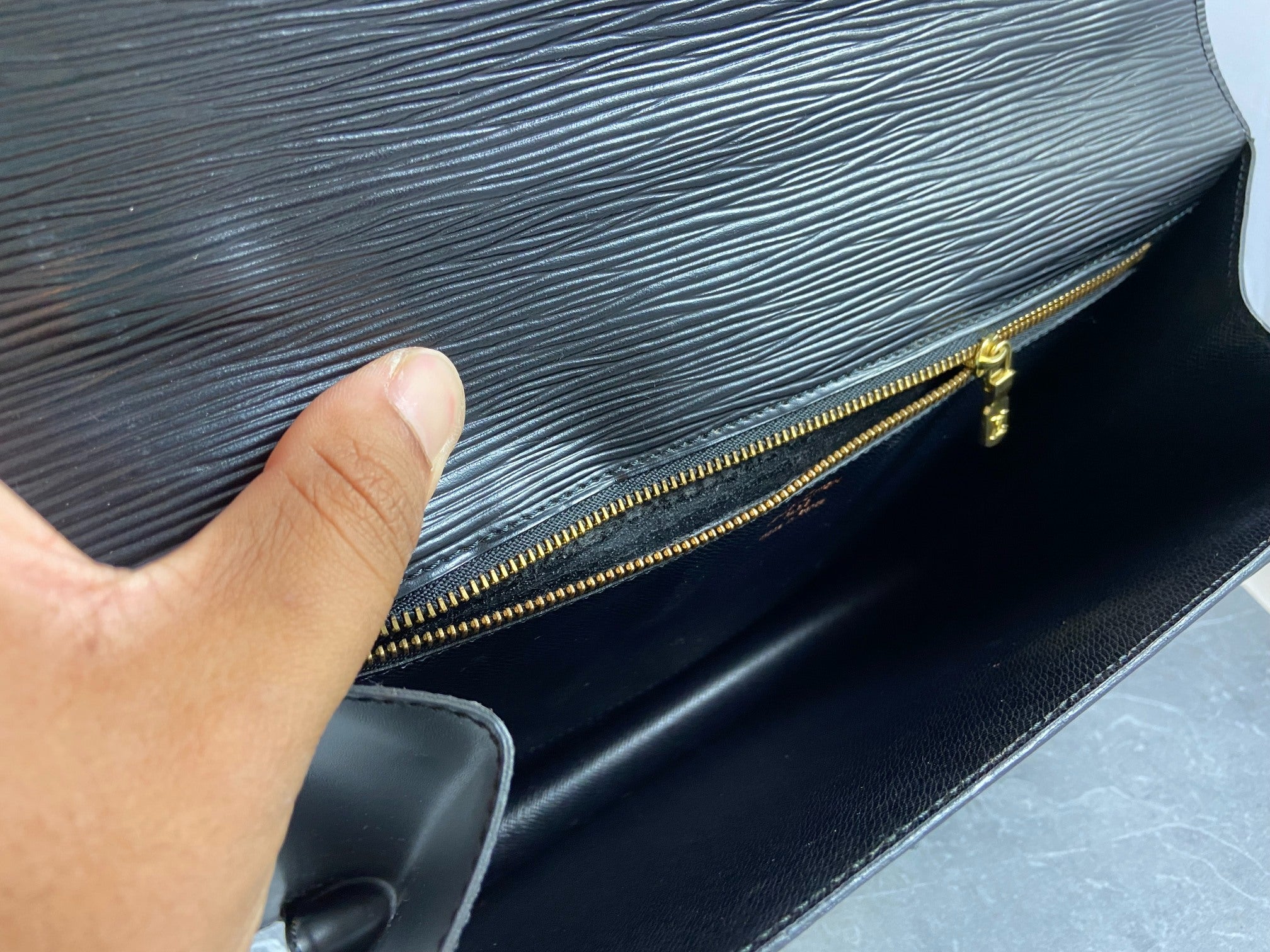 Louis Vuitton Monceau 28 Black Epi Leather