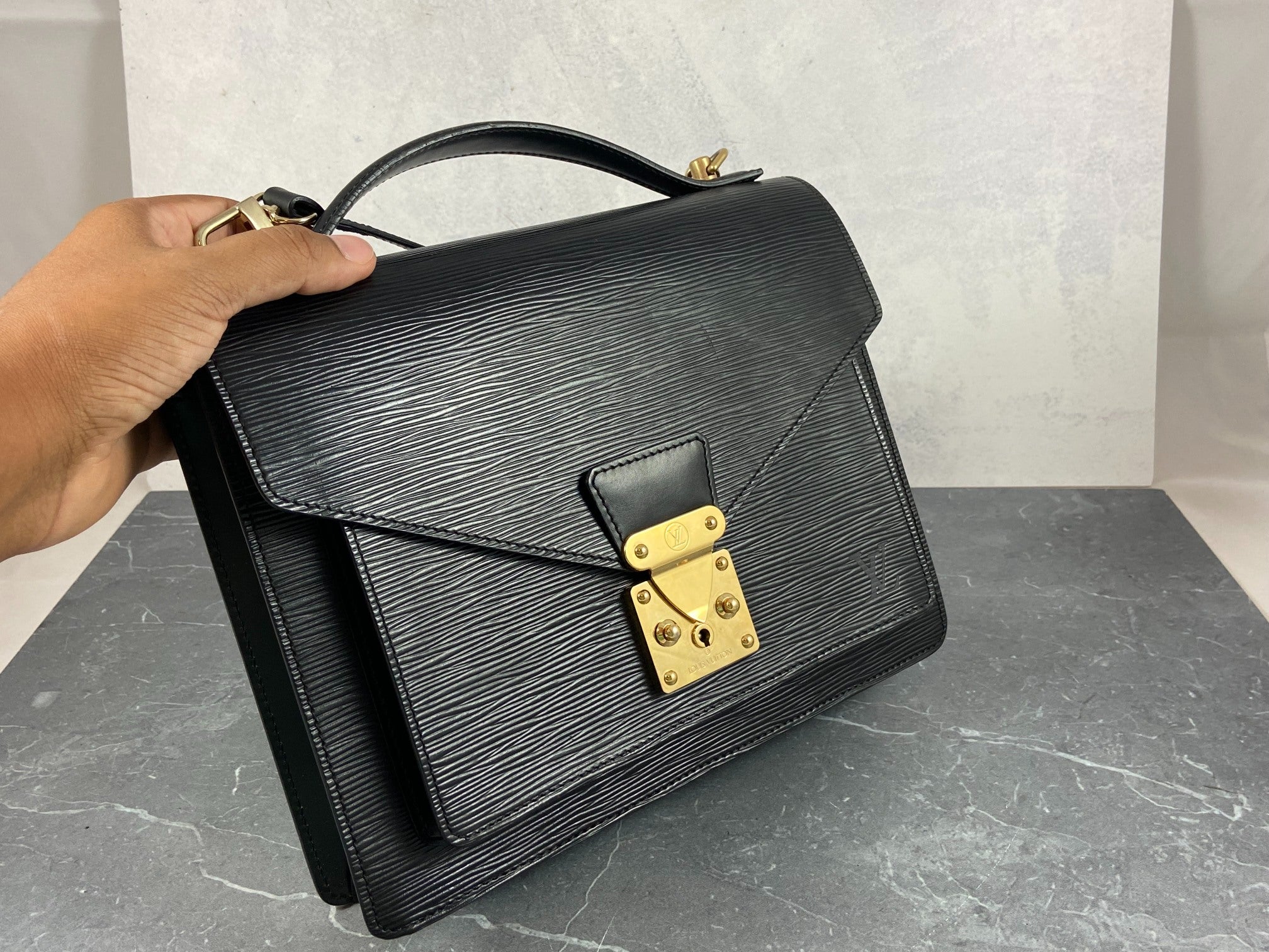 Louis Vuitton Monceau 28 Black Epi Leather