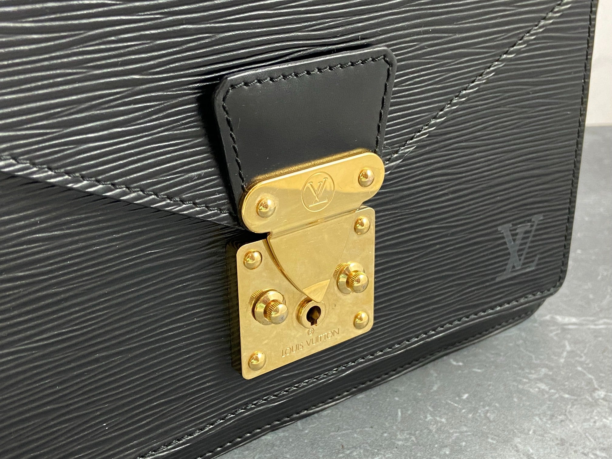Louis Vuitton Monceau 28 Black Epi Leather