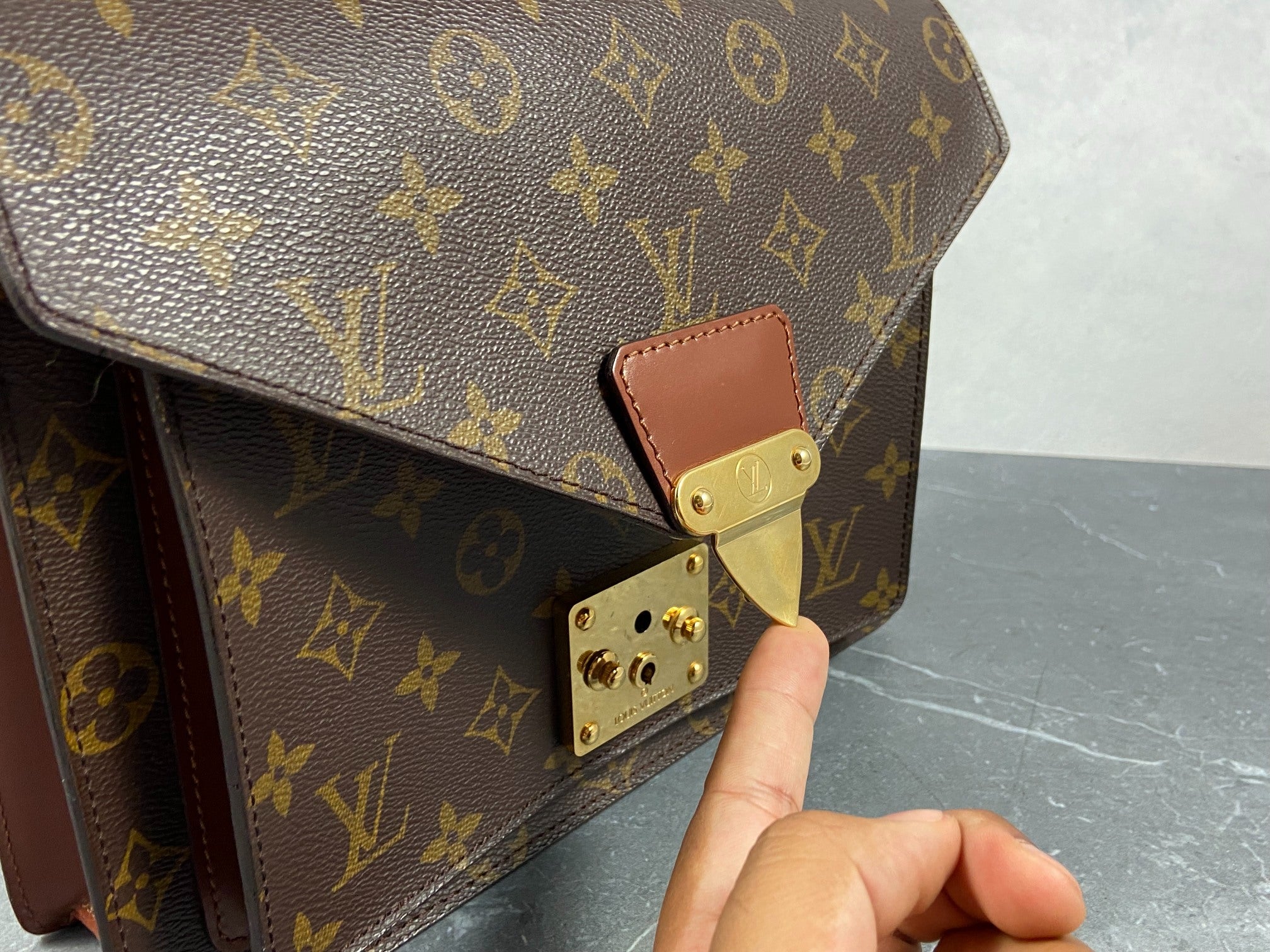 Louis Vuitton Monceau 26 Monogram Canvas