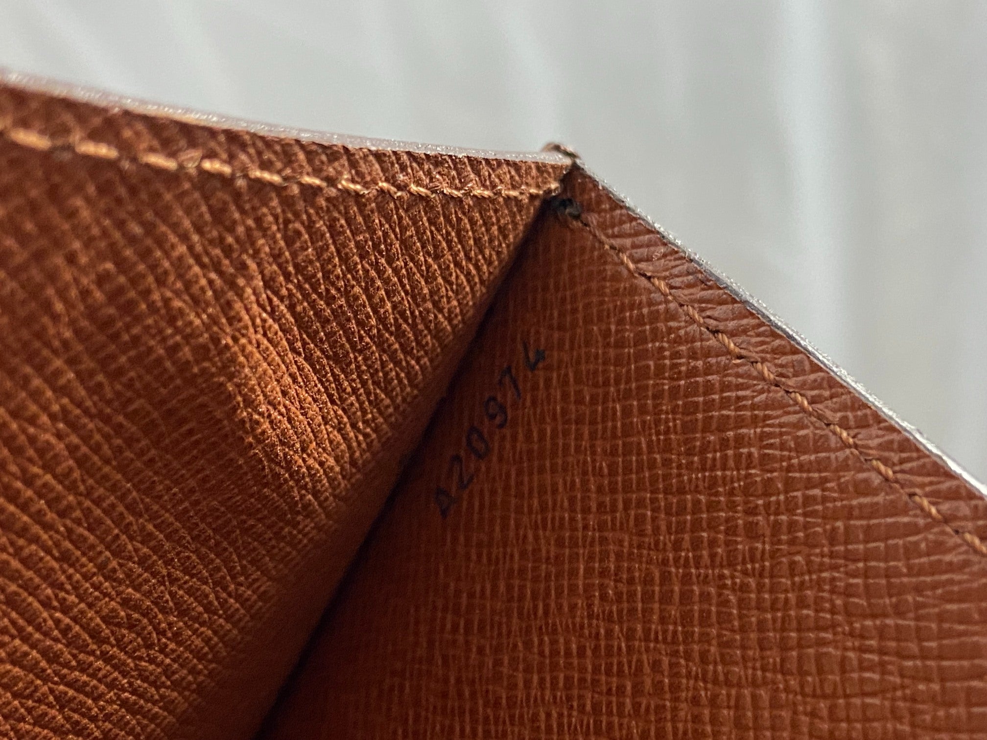Louis Vuitton Monceau 26 Monogram Canvas