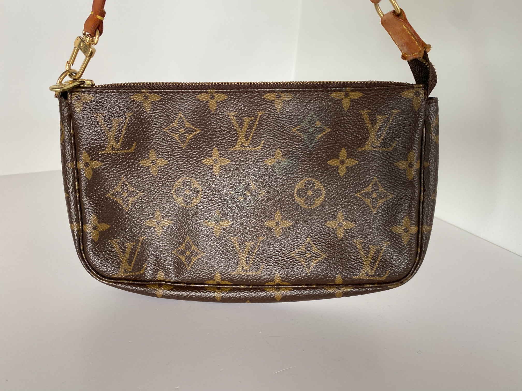 Louis Vuitton Pochette Accessoires Monogram Canvas