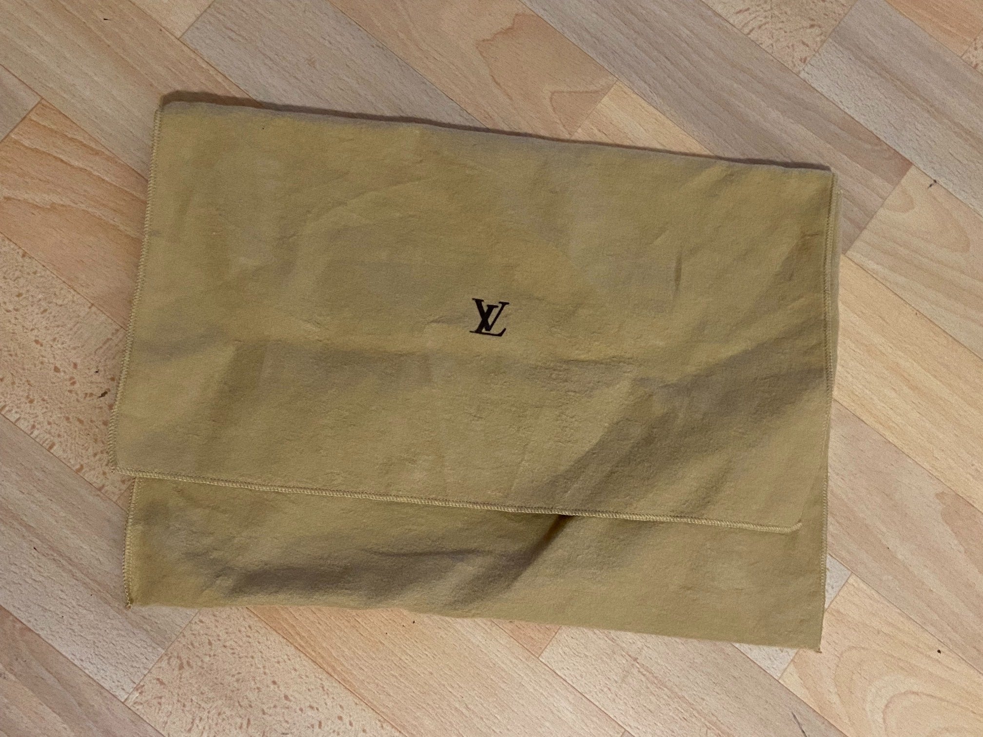 Louis Vuitton Monceau 26 Monogram Canvas