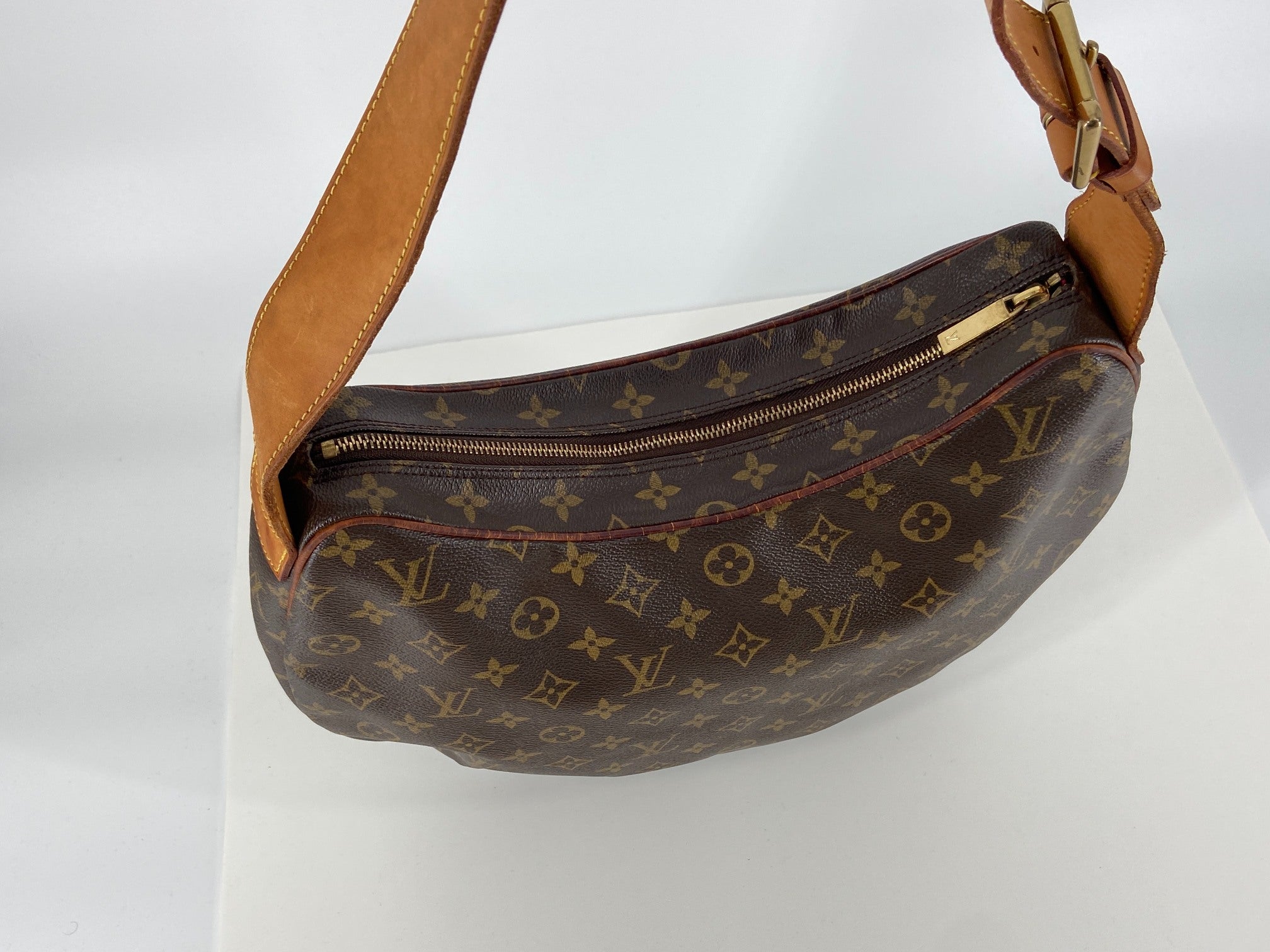 Louis Vuitton Croissant GM Hobo Bag Monogram Canvas