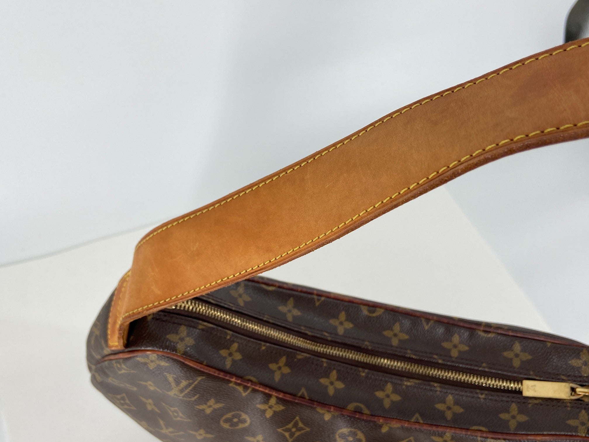 Louis Vuitton Croissant GM Hobo Bag Monogram Canvas