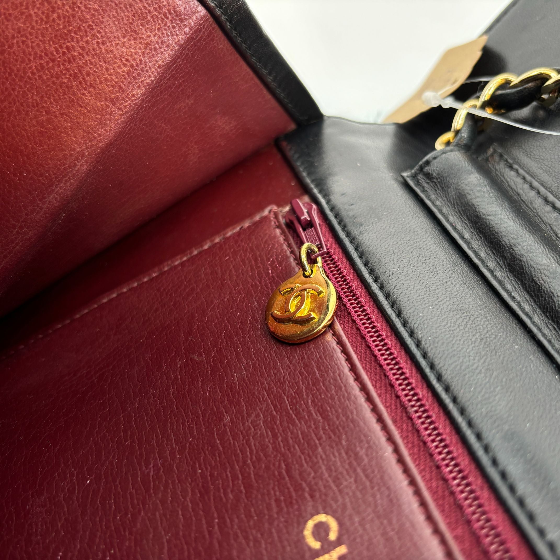 Chanel Single Flap Bag Push-Lock Black Matelassé Leather incl. Dustbag