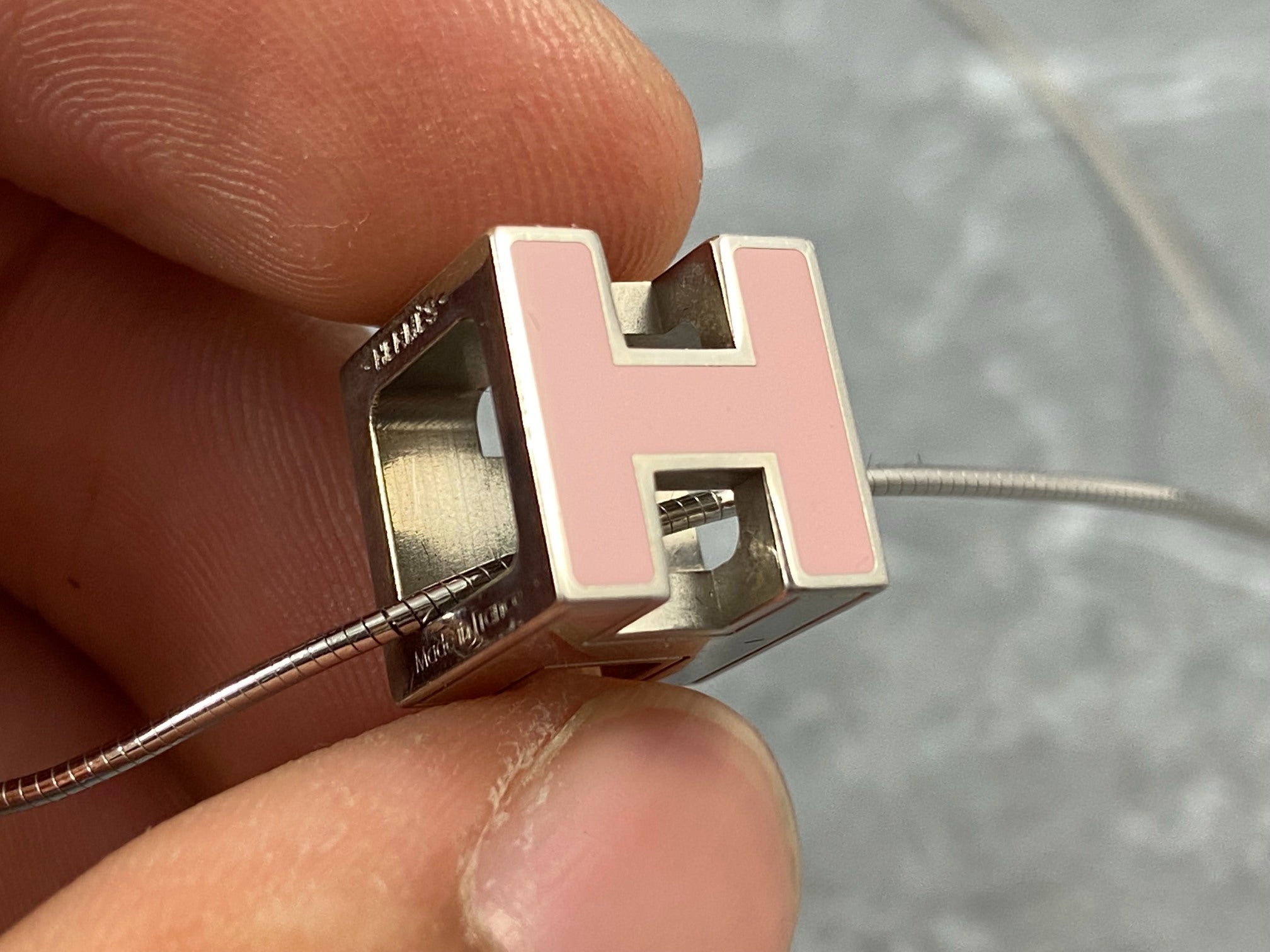 Hermès Cage d'H Necklace Silver / Pink incl. Box