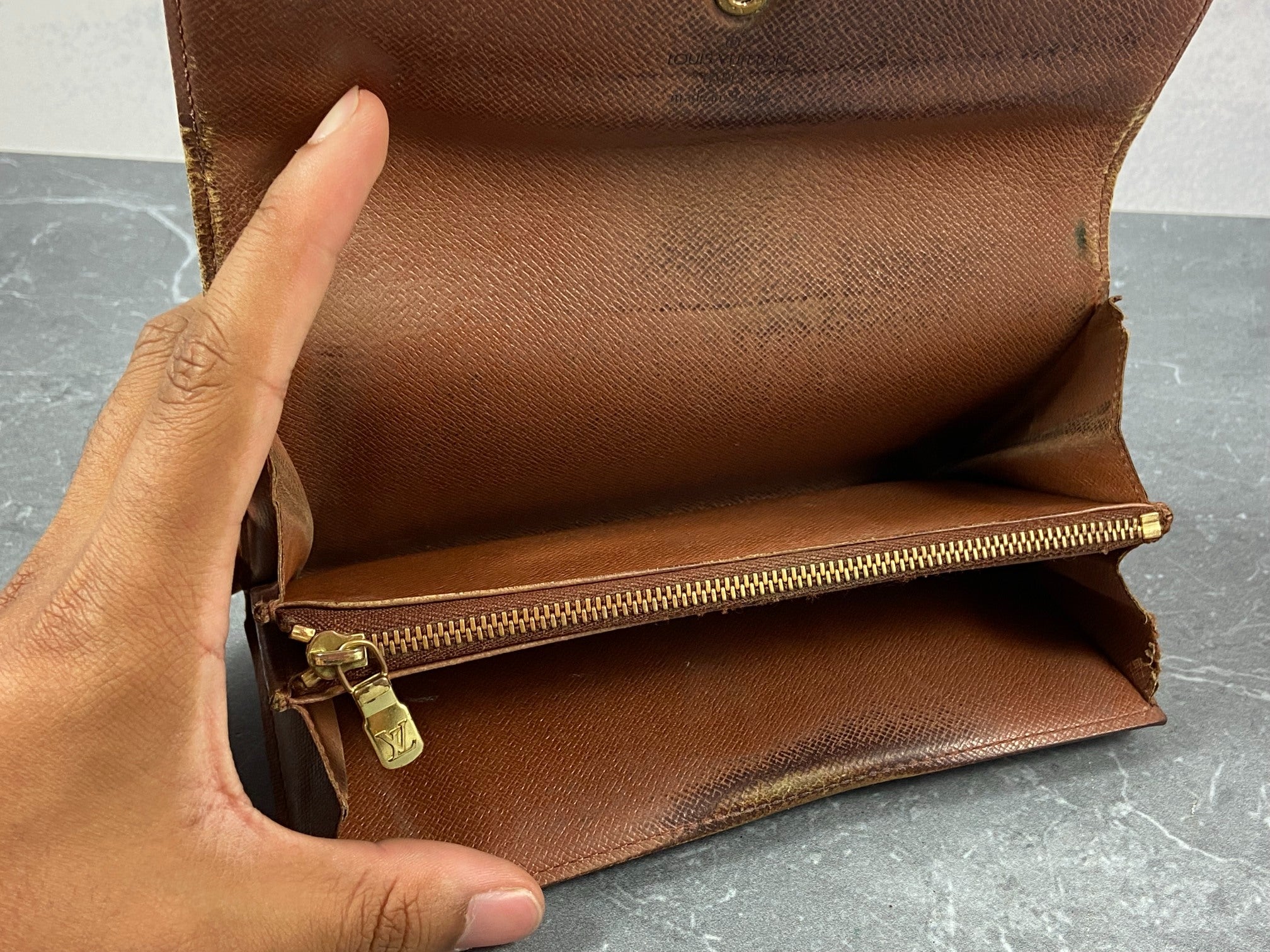 Louis Vuitton Sarah Wallet Monogram Canvas