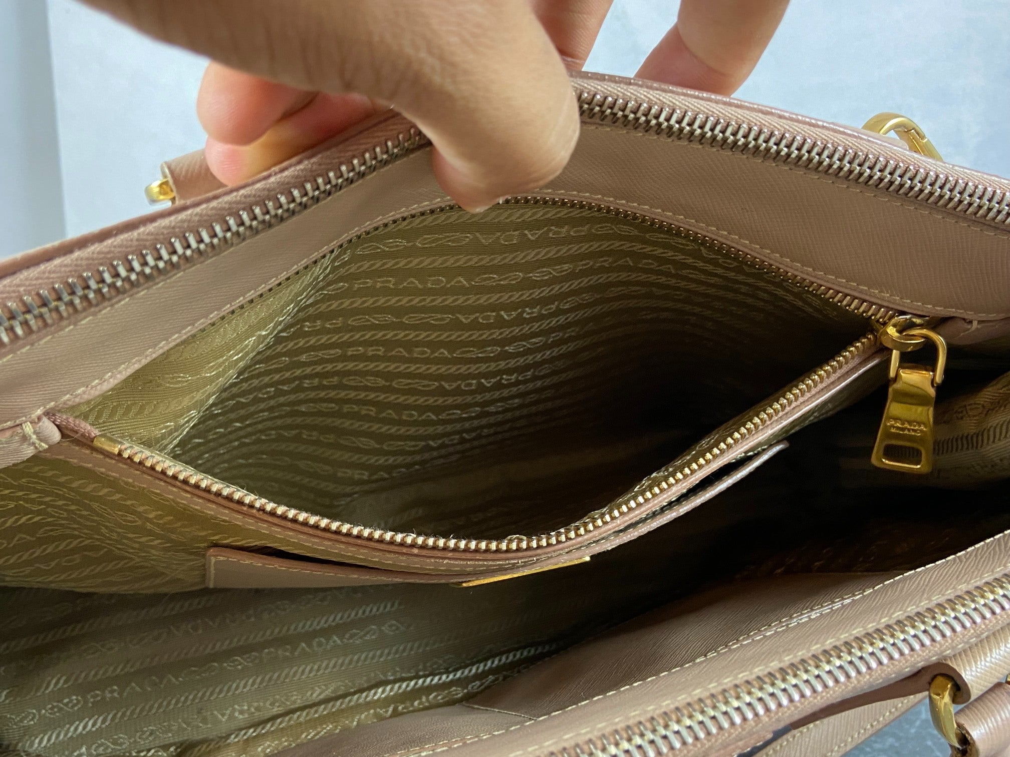 Prada Galleria Hand Bag Rose Saffiano Leather