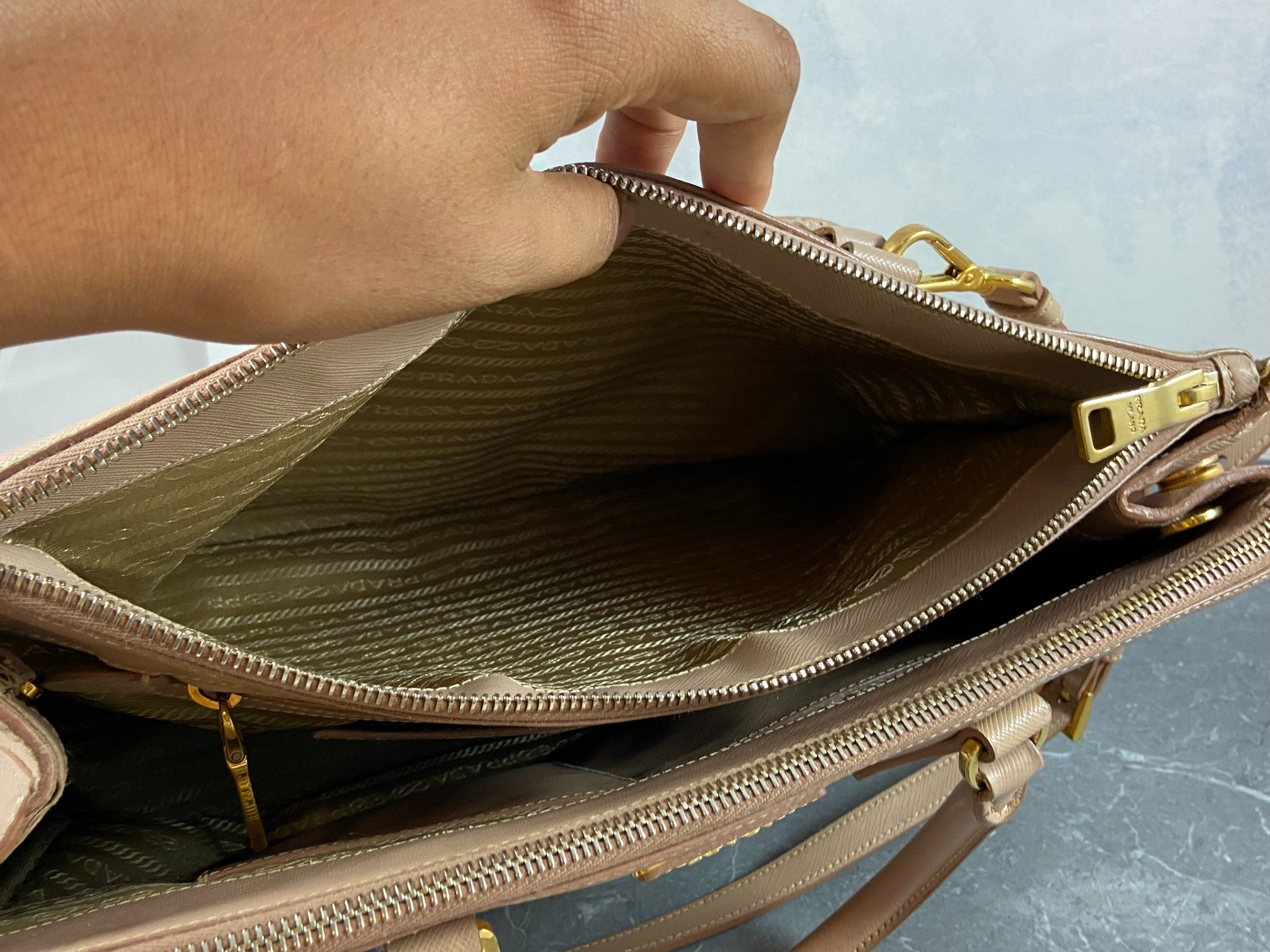 Prada Galleria Hand Bag Rose Saffiano Leather