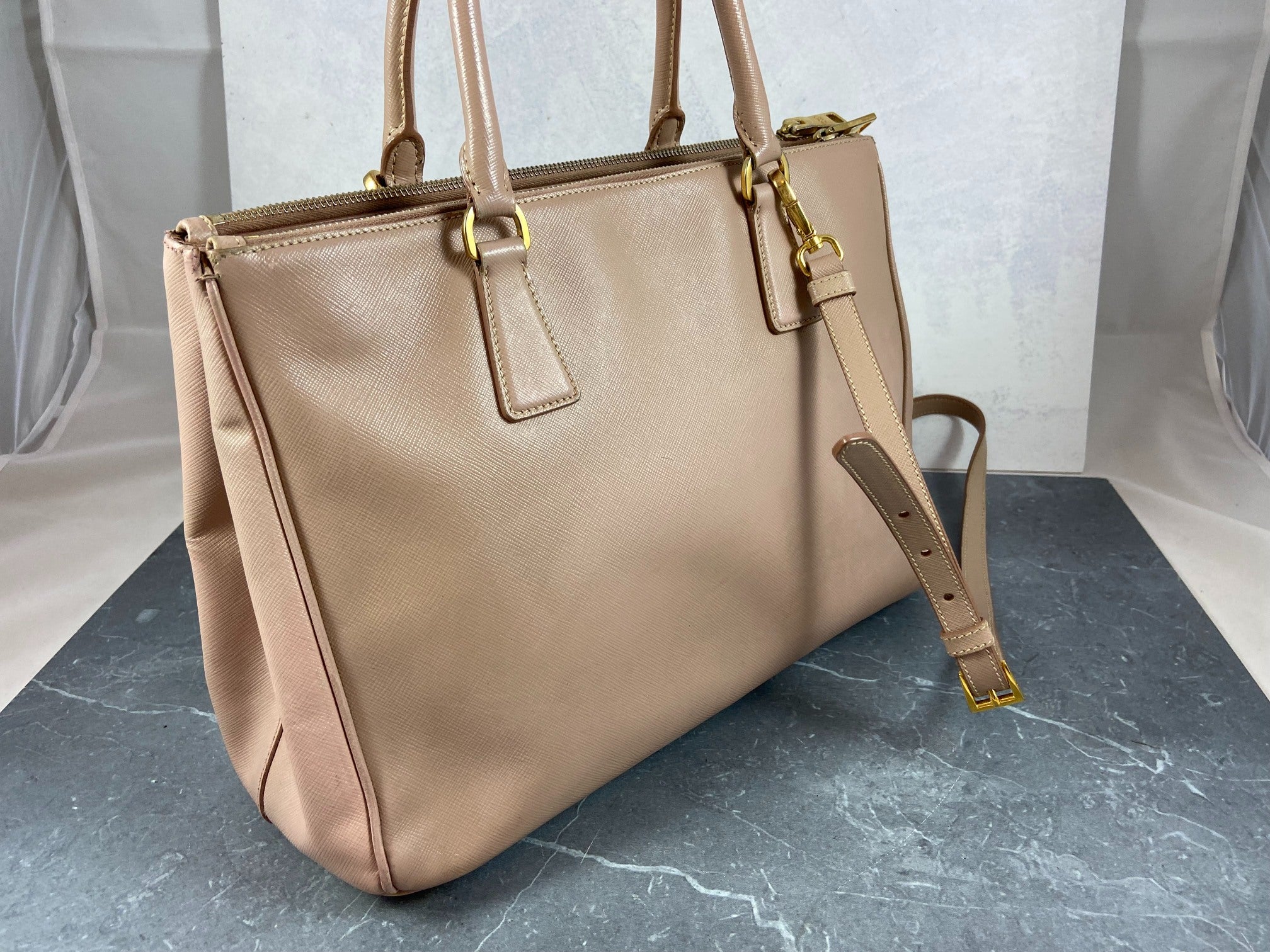 Prada Galleria Hand Bag Rose Saffiano Leather