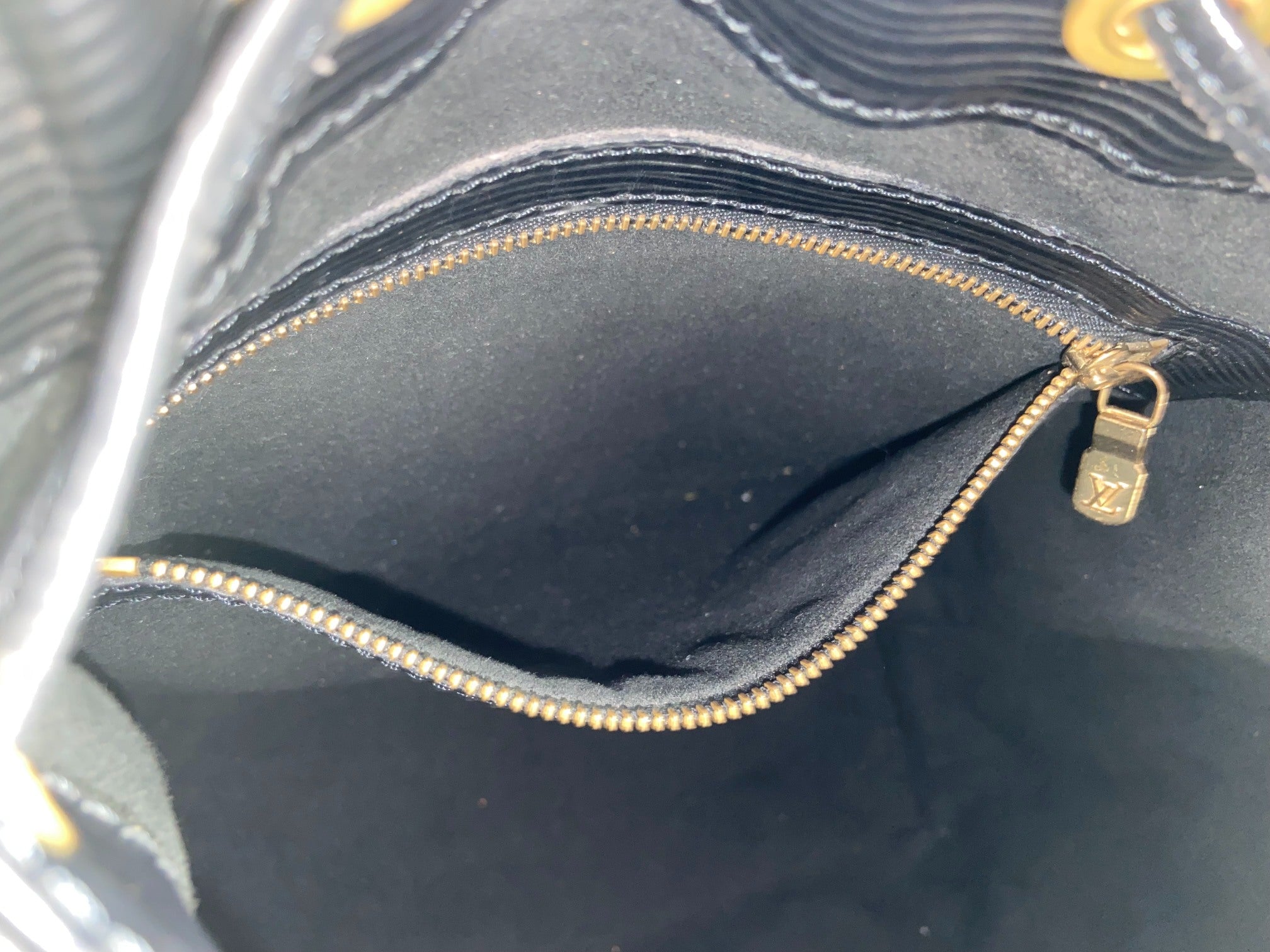 Louis Vuitton Sac Noé Petit Black Epi Leather