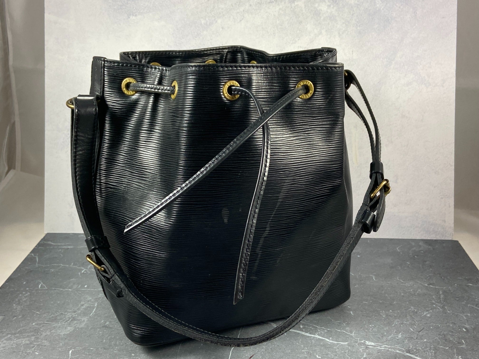 Louis Vuitton Sac Noé Petit Black Epi Leather