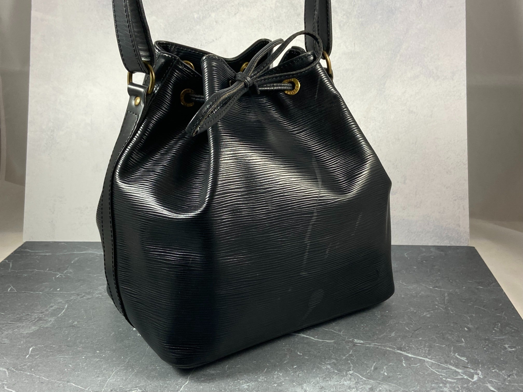 Louis Vuitton Sac Noé Petit Black Epi Leather