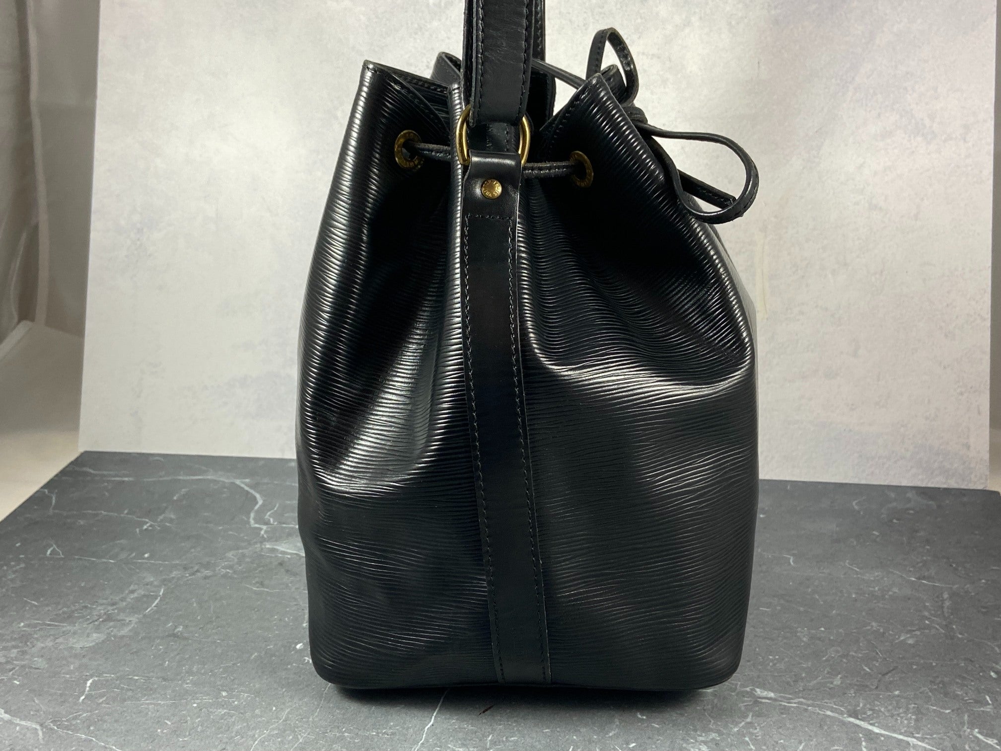Louis Vuitton Sac Noé Petit Black Epi Leather