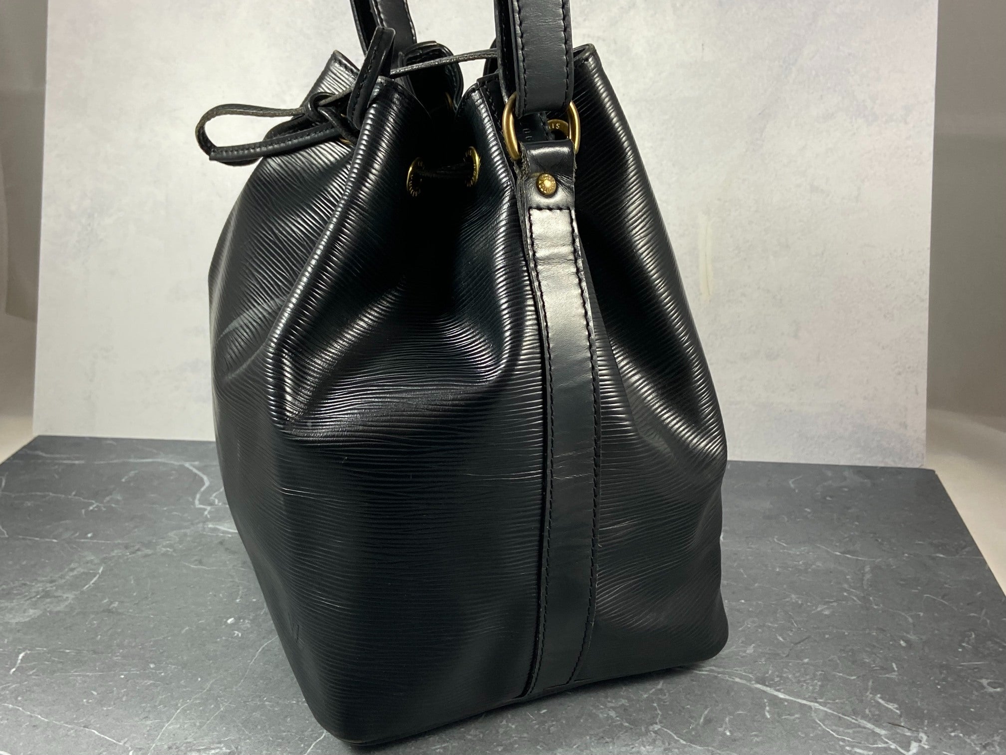Louis Vuitton Sac Noé Petit Black Epi Leather