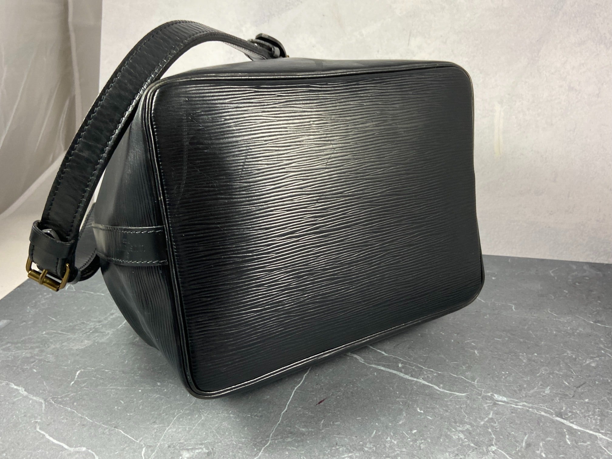 Louis Vuitton Sac Noé Petit Black Epi Leather