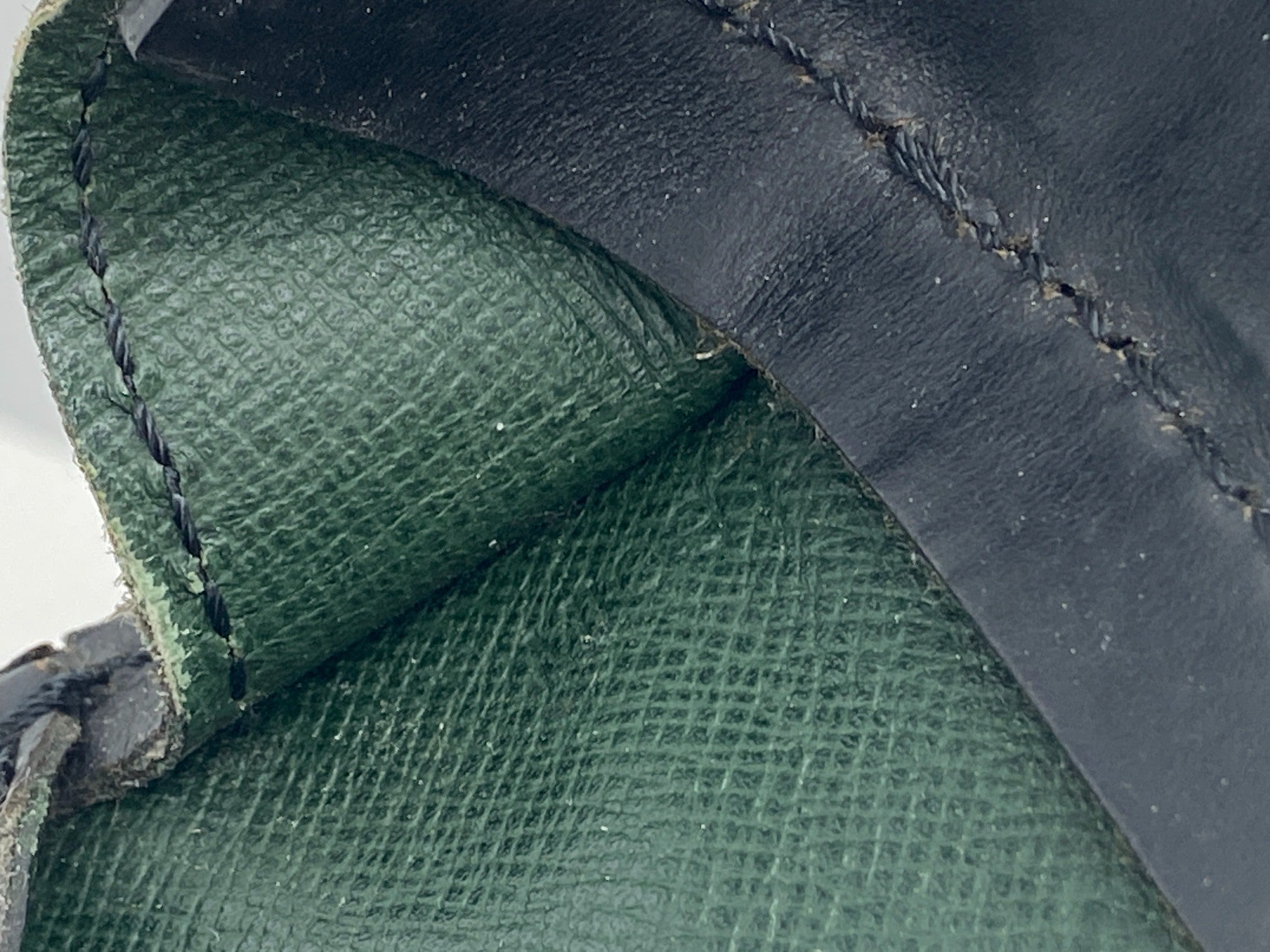 Louis Vuitton Porte Documents Serviette Fermoir Black Epi Leather