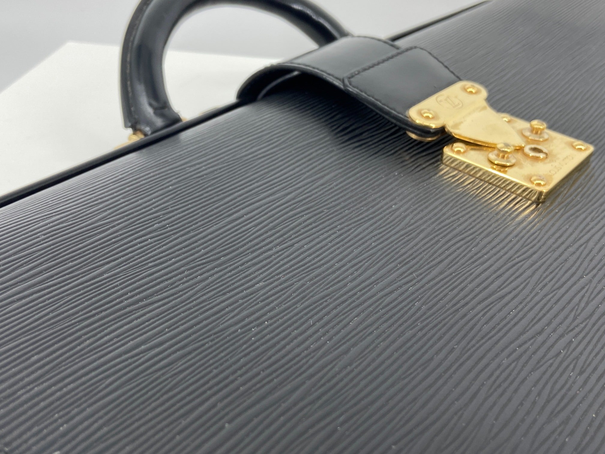 Louis Vuitton Porte Documents Serviette Fermoir Black Epi Leather