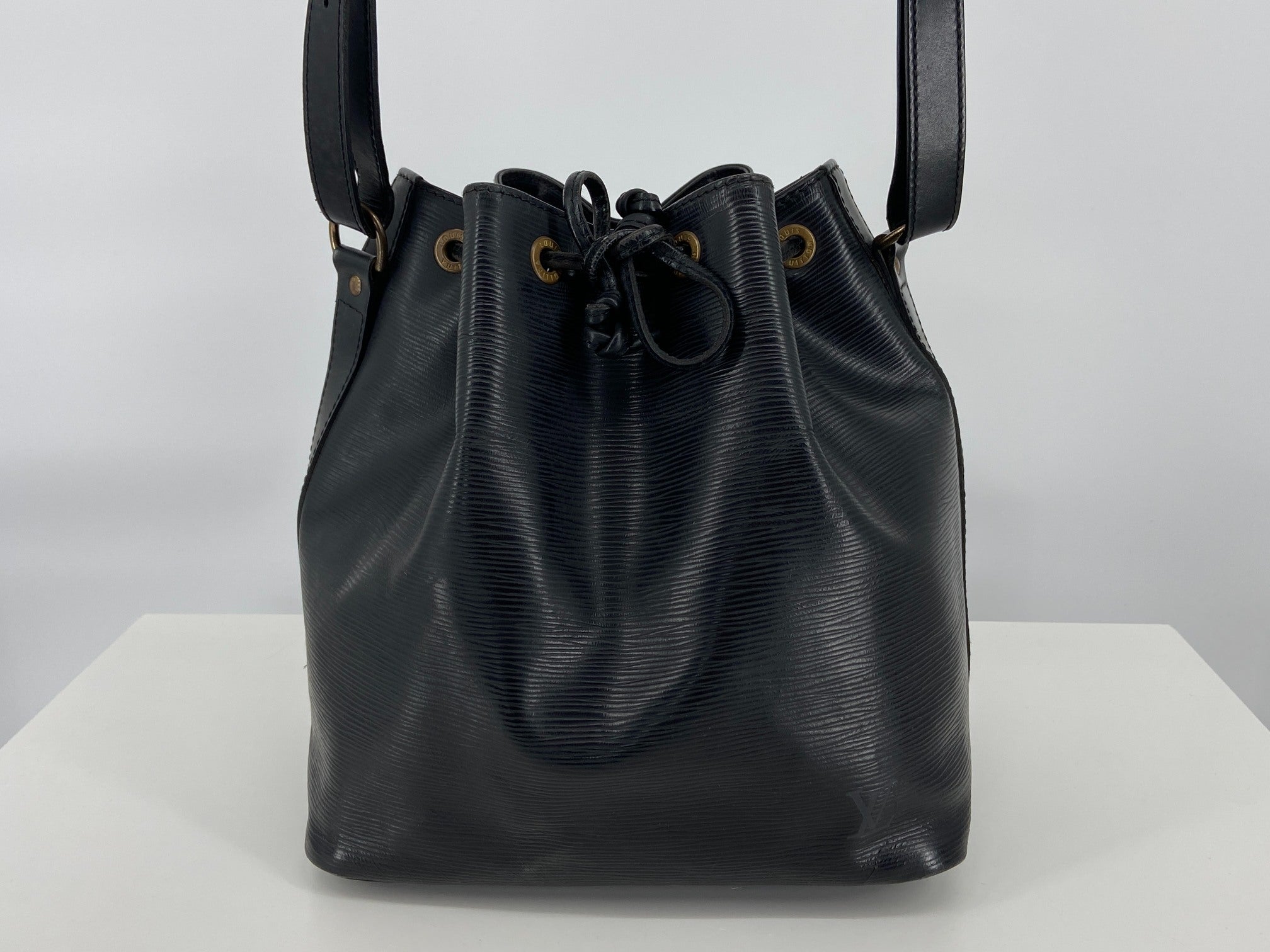 Louis Vuitton Sac Noé Petit Black Epi Leather