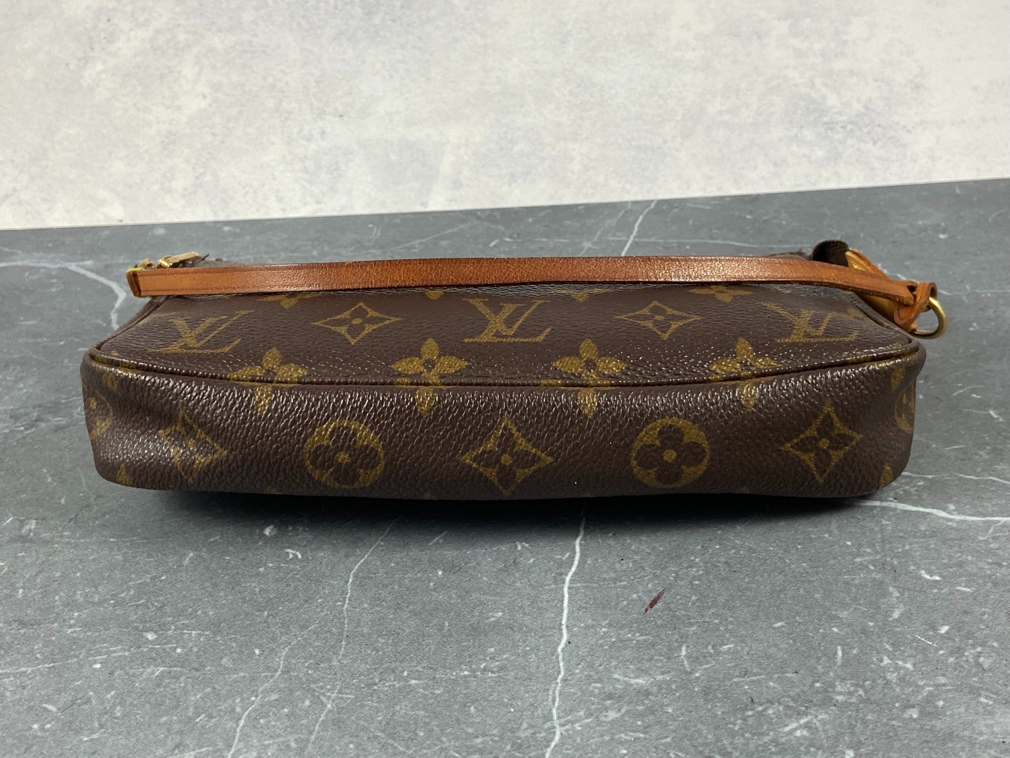 Louis Vuitton Pochette Accessoires Monogram Canvas