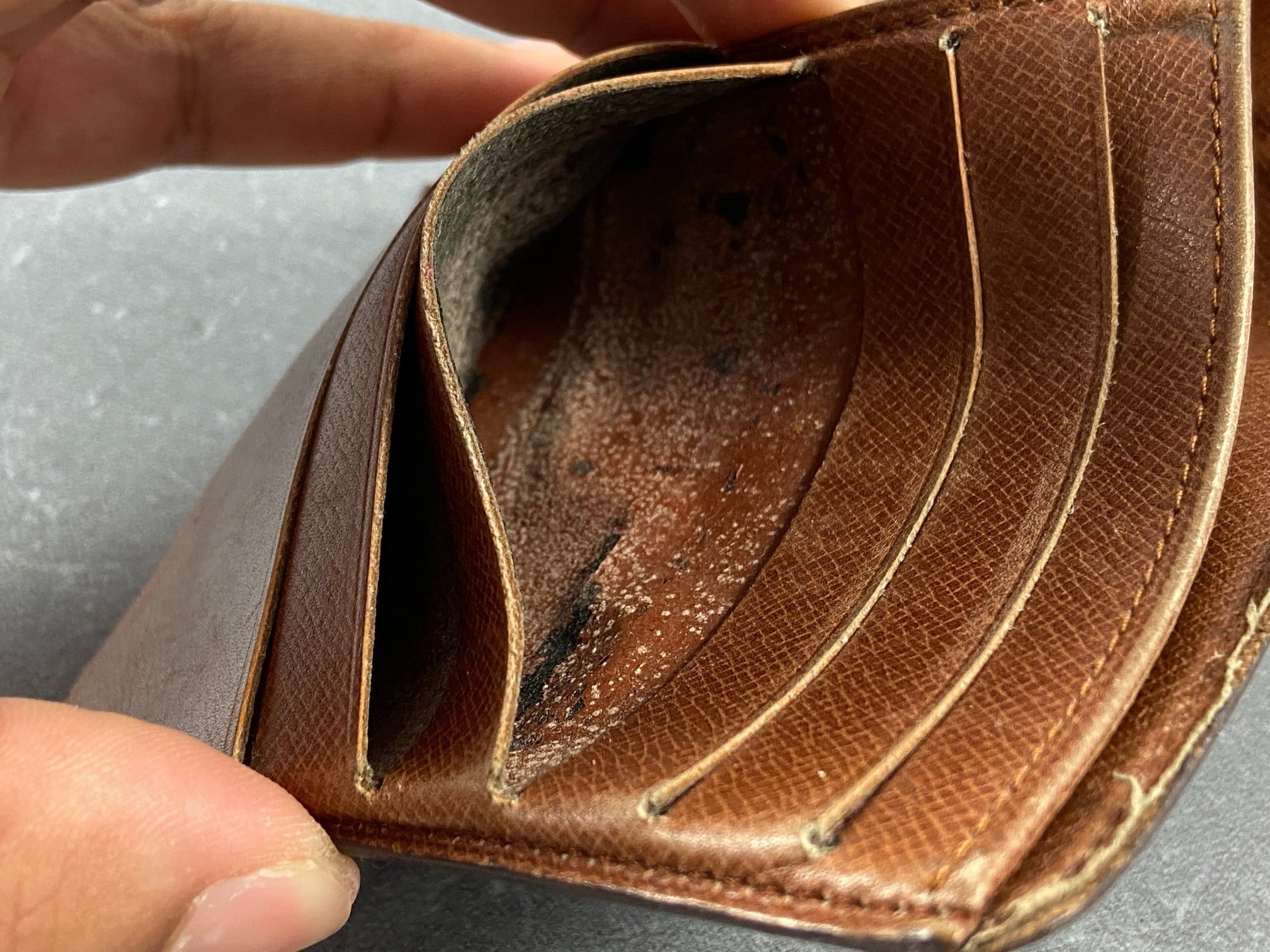 Louis Vuitton Porte-Billets 10 Card Wallet Monogram Canvas