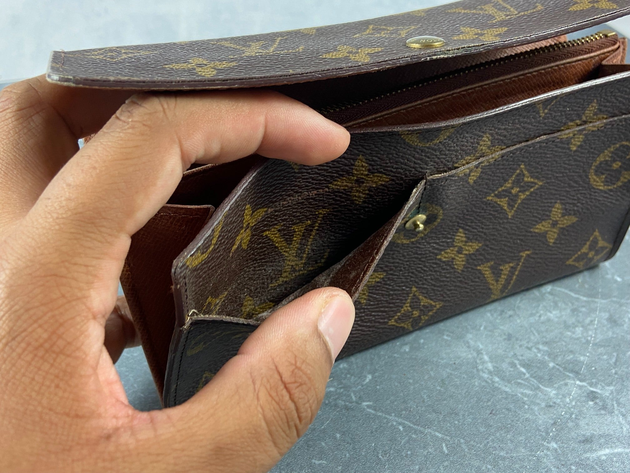 Louis Vuitton Sarah Wallet Monogram Canvas