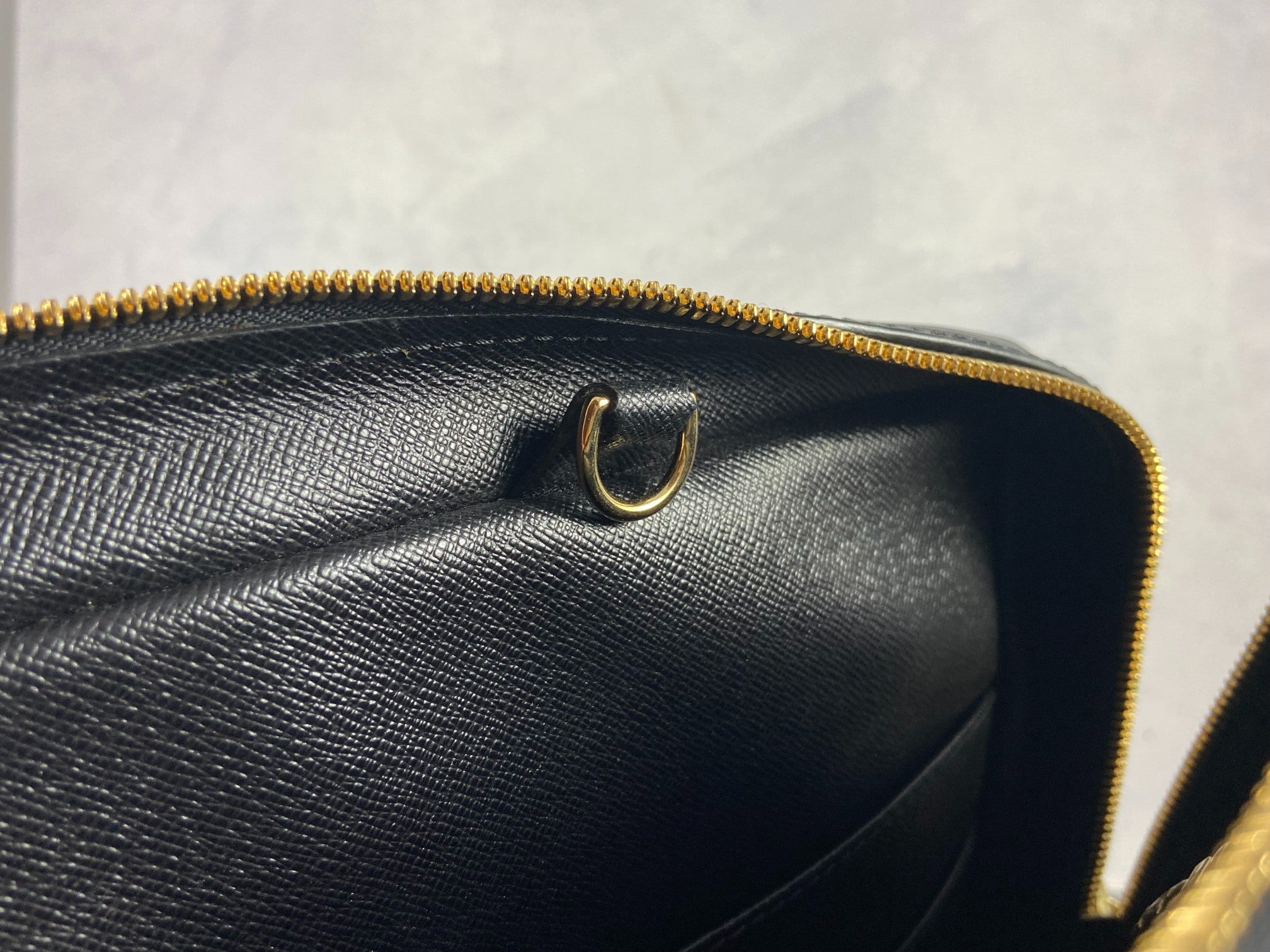 Louis Vuitton Porte Documents Voyage Black Epi Leather