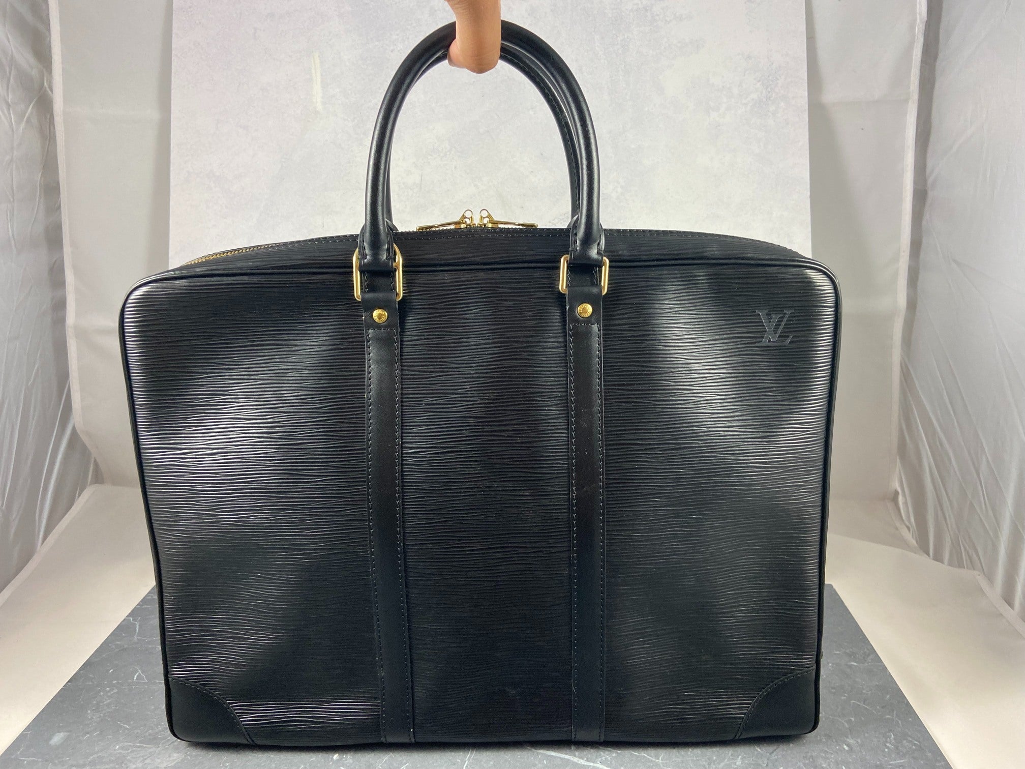 Louis Vuitton Porte Documents Voyage Black Epi Leather