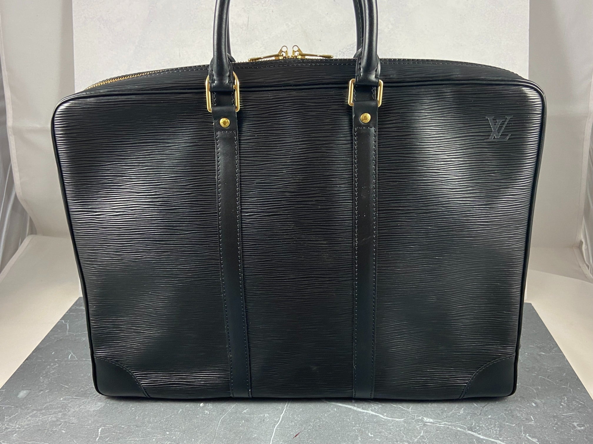 Louis Vuitton Porte Documents Voyage Black Epi Leather