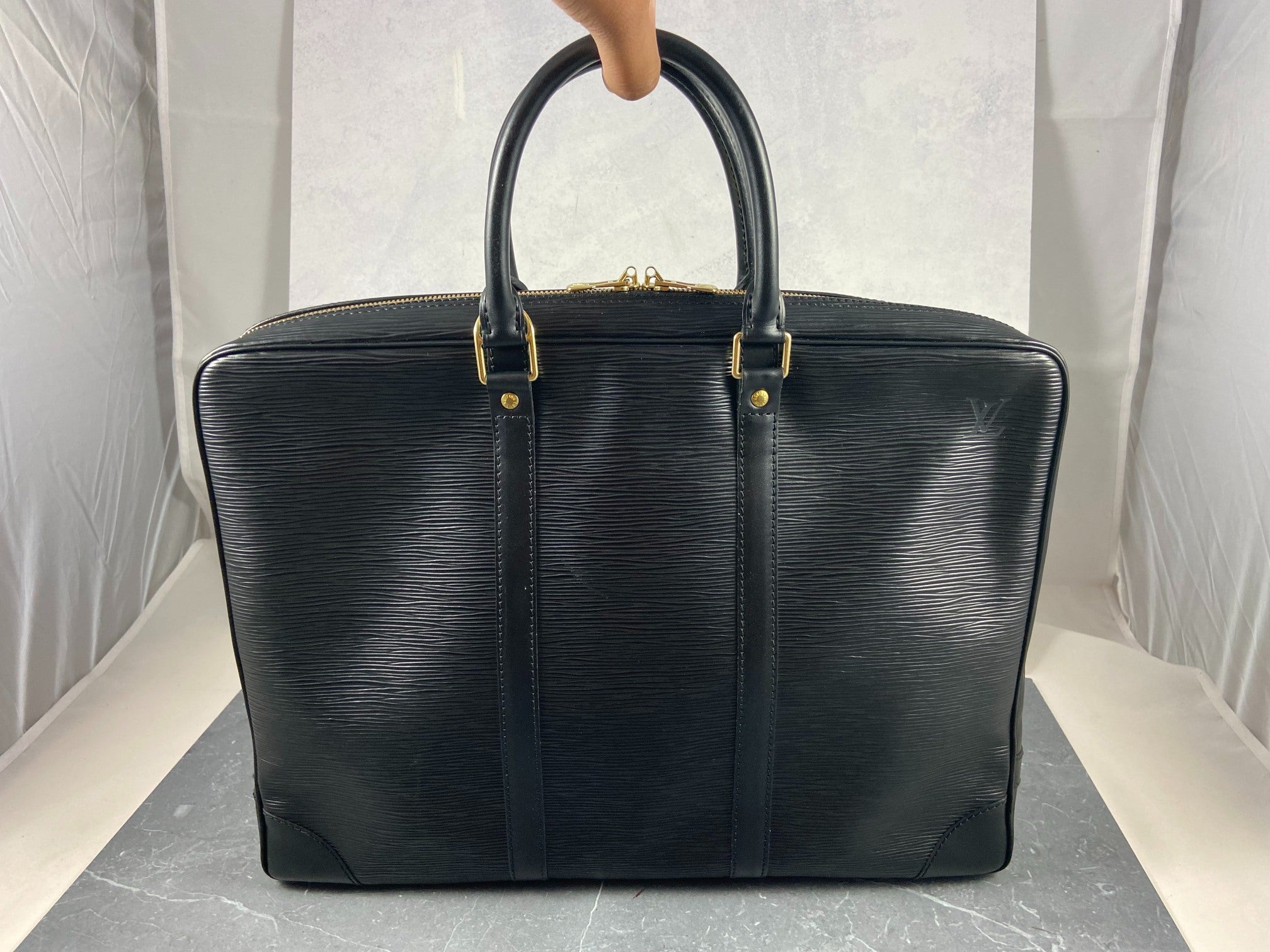 Louis Vuitton Porte Documents Voyage Black Epi Leather